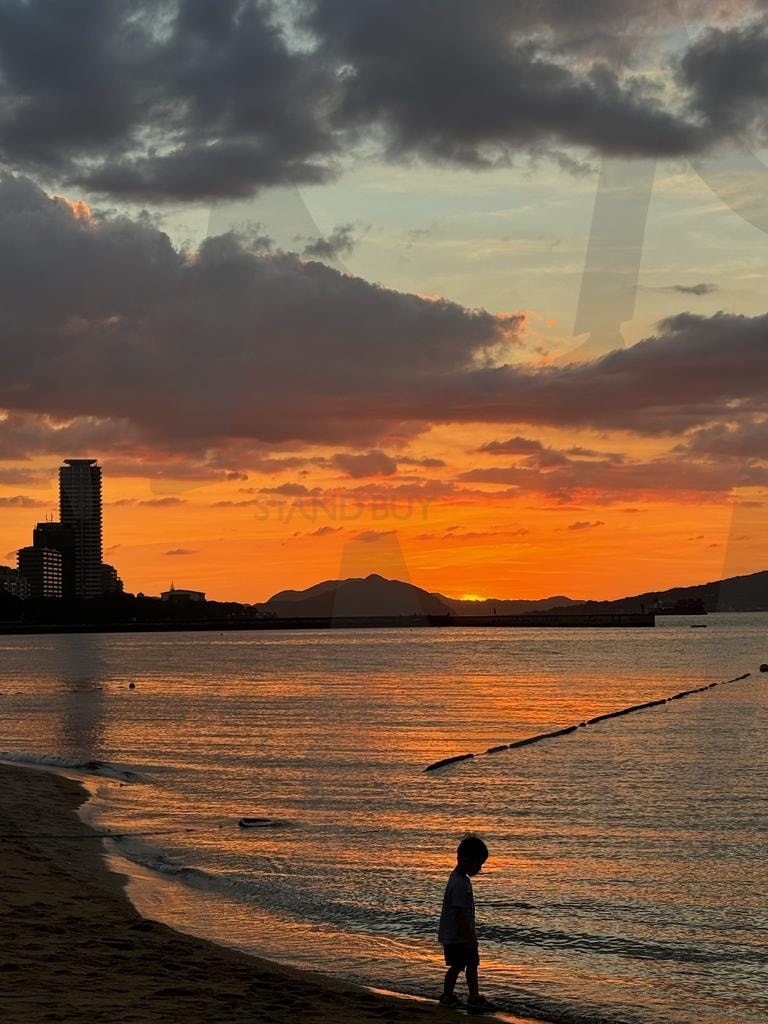 모모치 해변의 황혼 | 모모치 해변, 후쿠오카, 일본, 여행, 황혼, 바다, 풍경, 저녁, 자연, 색감, 일상 | 스탠바이 STANDBUY 디지털 콘텐츠