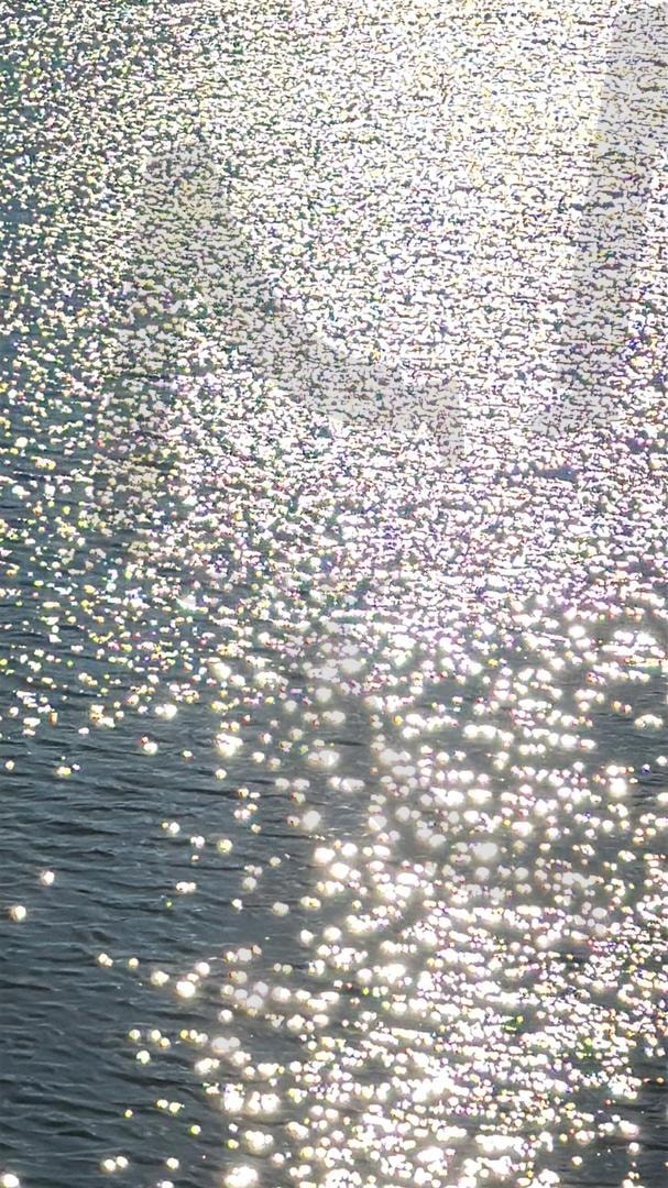 물결과 윤슬 | 물결, 윤슬, 반짝반짝, 강물, 강가, 배경사진, 아이폰배경사진, 감성사진 | 스탠바이 STANDBUY 디지털 콘텐츠