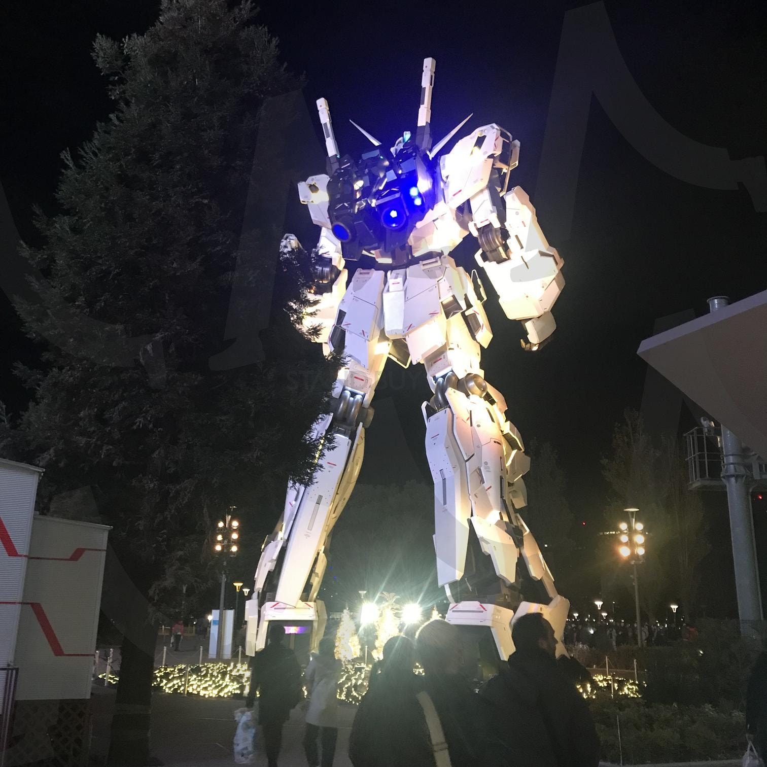 건담 실물사이즈 뒷모습 | 일본, 도쿄, 오다이바, 건담, 로봇 | 스탠바이 STANDBUY 디지털 콘텐츠