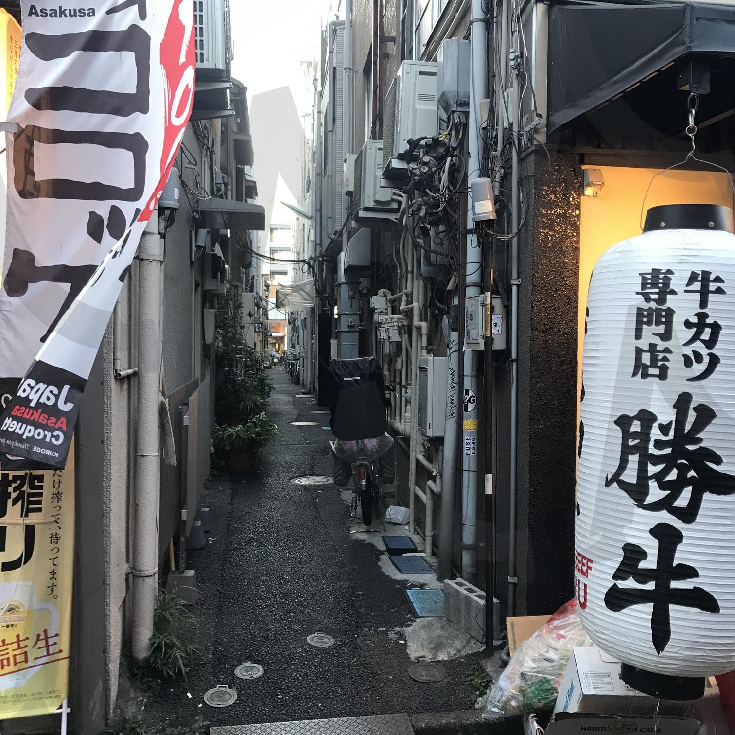 일본 골몰길 | 도쿄, 아사쿠사, 골목, 고로케, 규카츠 | 스탠바이 STANDBUY 디지털 콘텐츠