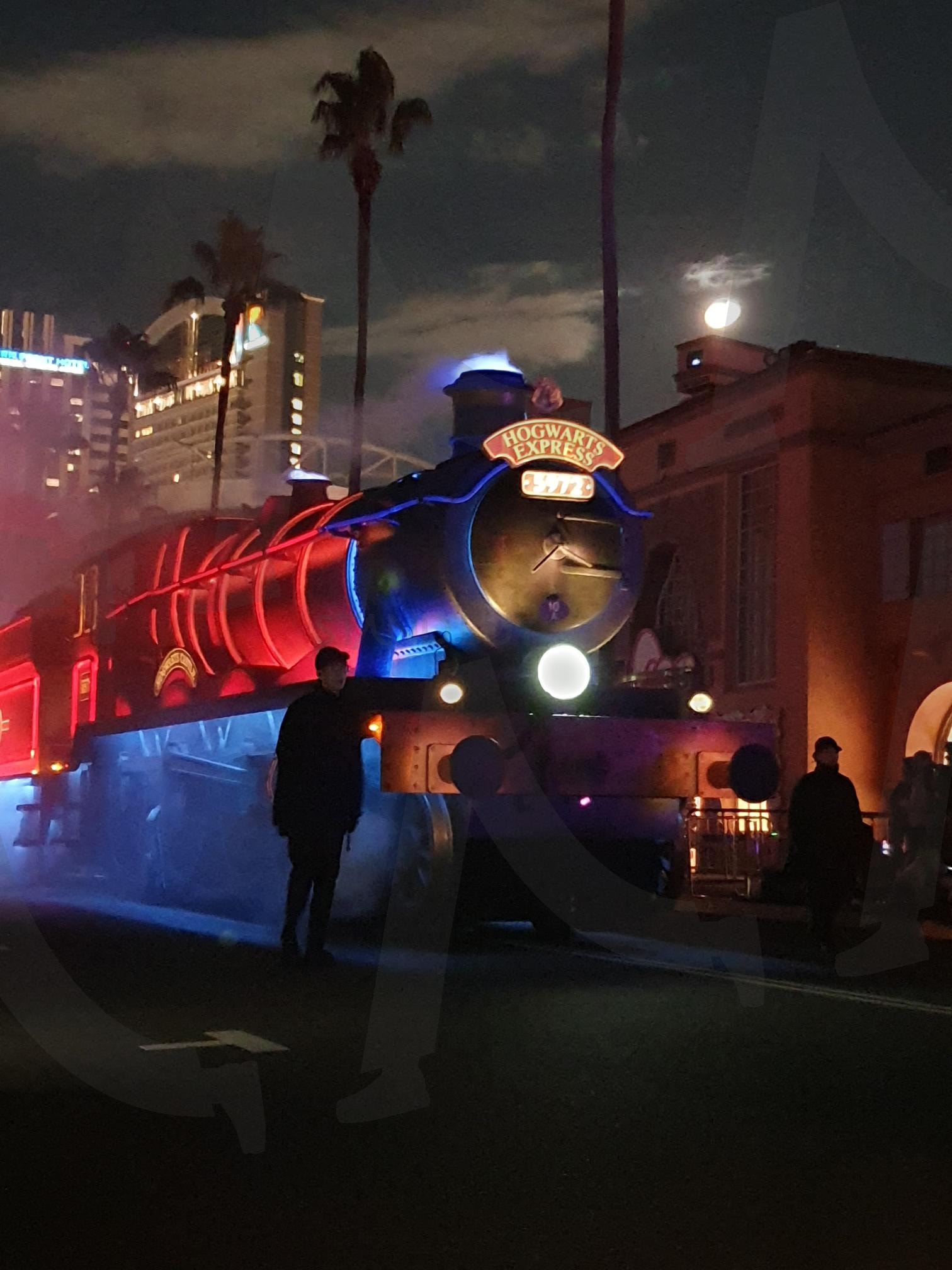 HOGWARTS EXPRESS 퍼레이드 | 유니버셜, 해리포터, 놀이동산, 열차, 기차 | 스탠바이 STANDBUY 디지털 콘텐츠