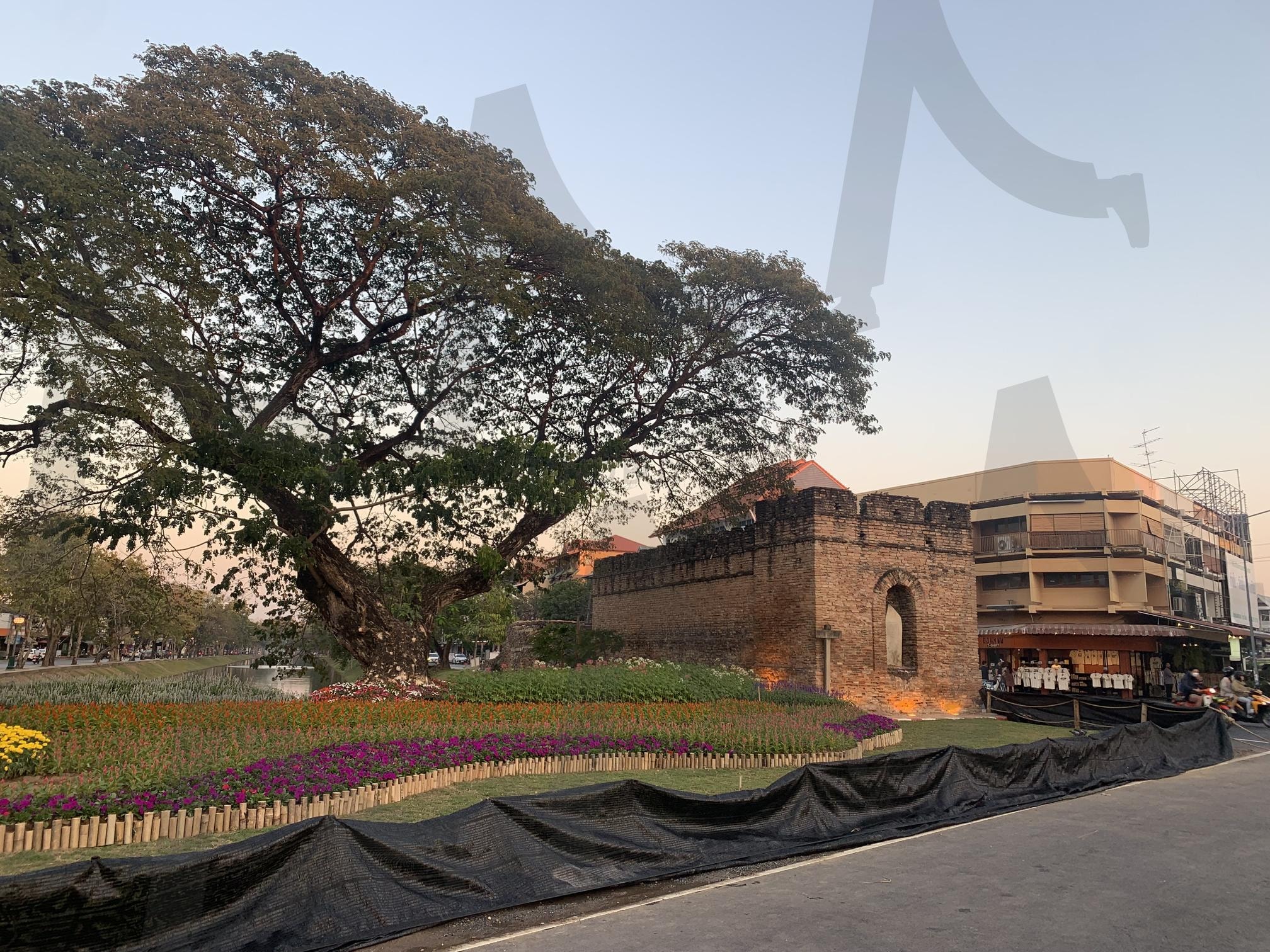 치앙마이 타페게이트 | 치앙마이, 타페게이트, 치앙마이관광지, 치앙마이북문, 치앙마이노스게이트 | 스탠바이 STANDBUY 디지털 콘텐츠