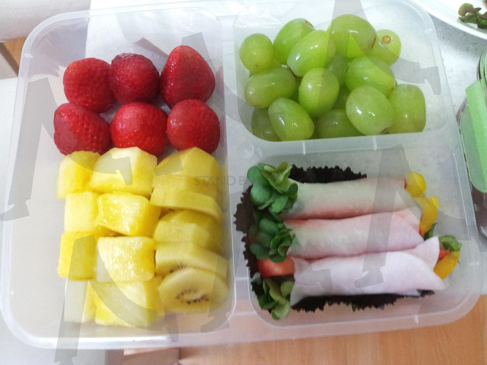 디저트 과일 도시락 | 딸기, 샤인머스켓, 파인애플, 골드키위, 과일 | 스탠바이 STANDBUY 디지털 콘텐츠