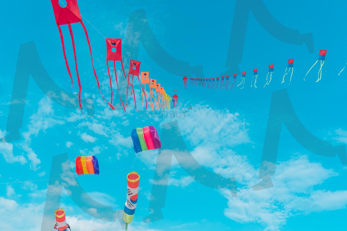 연날리기 | 하늘, 명절, 푸른하늘, 연날리기, 배경이미지, 바탕화면, 고화질사진 | 스탠바이 STANDBUY 디지털 콘텐츠