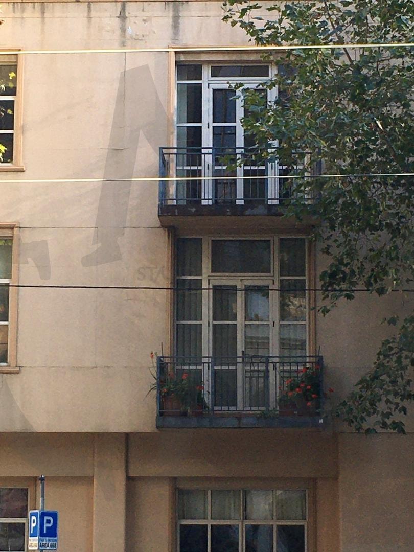 꽃 놓인 창가 | 빈티지, 건물, 창문, 꽃, 빛바랜, 오랜 | 스탠바이 STANDBUY 디지털 콘텐츠