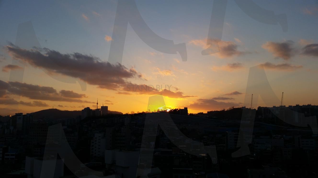 서울 남산타워 석양 | 서울, 남산타워, 석양, 풍경, 자연, 구름 | 스탠바이 STANDBUY 디지털 콘텐츠