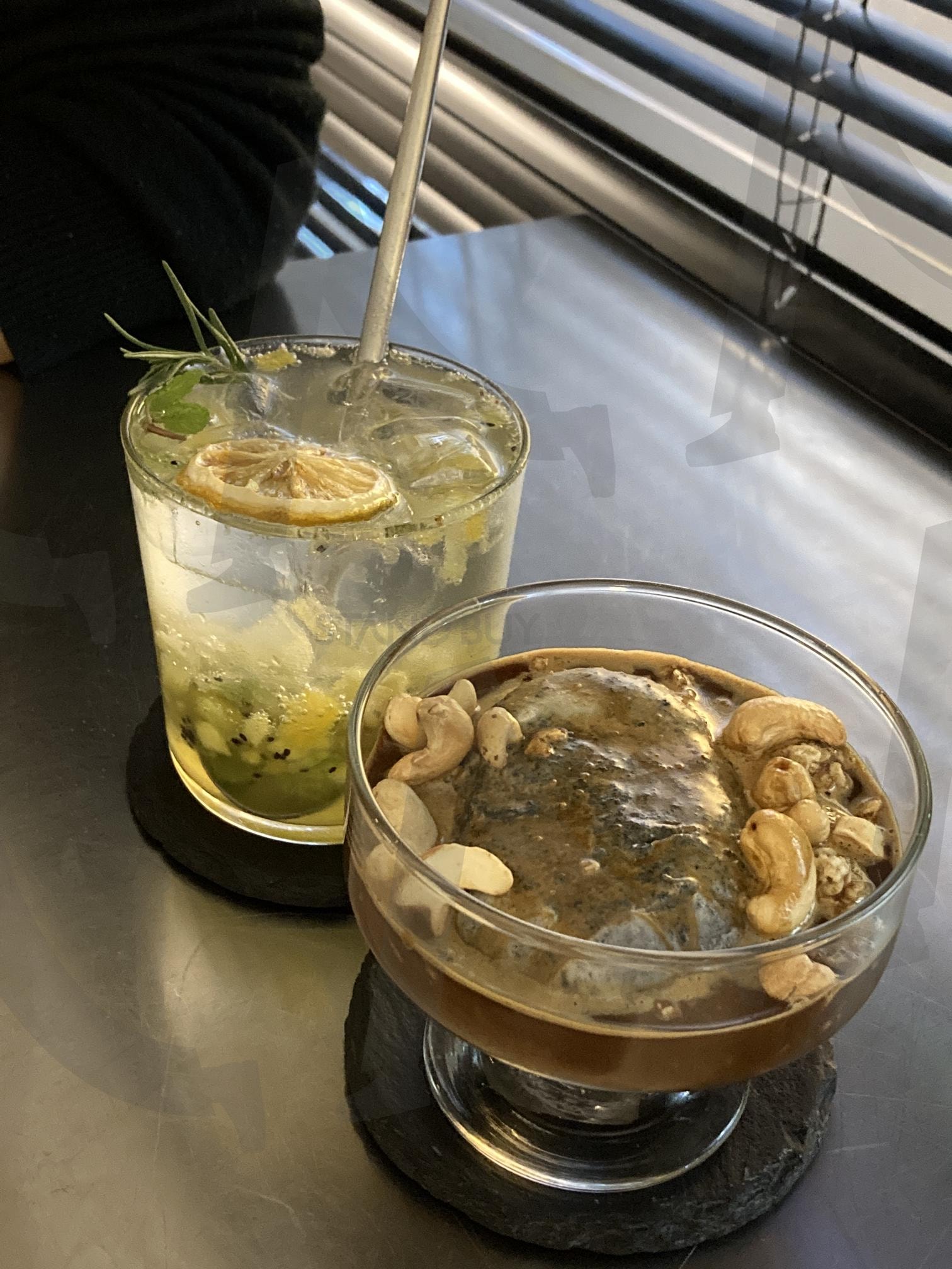 수원역 힙한 바& 카페/A hip bar and cafe in Suwon | 수원역, 카페, 수원역카페, 수원stone, suwon, suwoncafe | 스탠바이 STANDBUY 디지털 콘텐츠