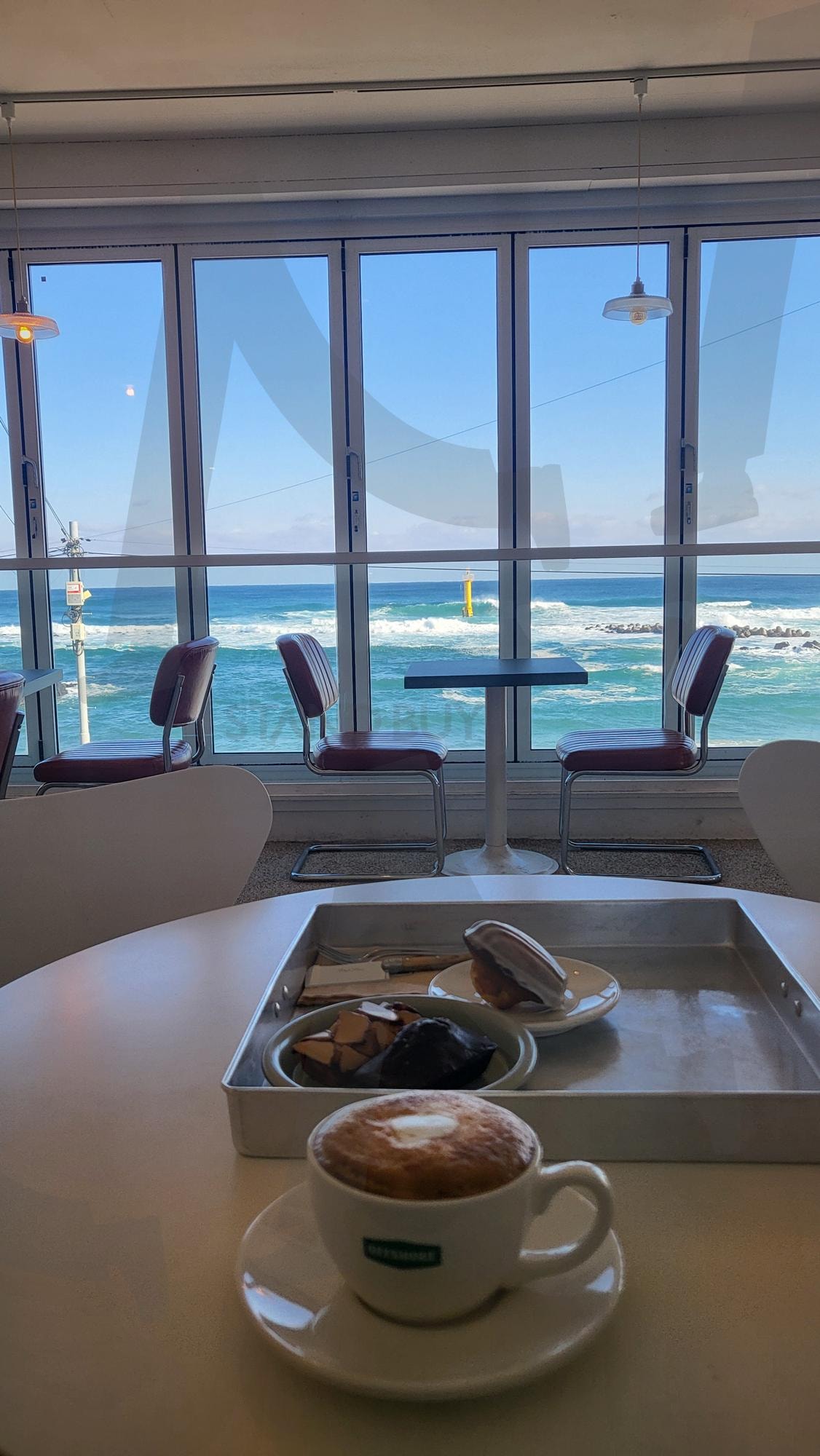 바다가 보이는 카페 | 힐링, 바다, 커피, 카페, 여행 | 스탠바이 STANDBUY 디지털 콘텐츠