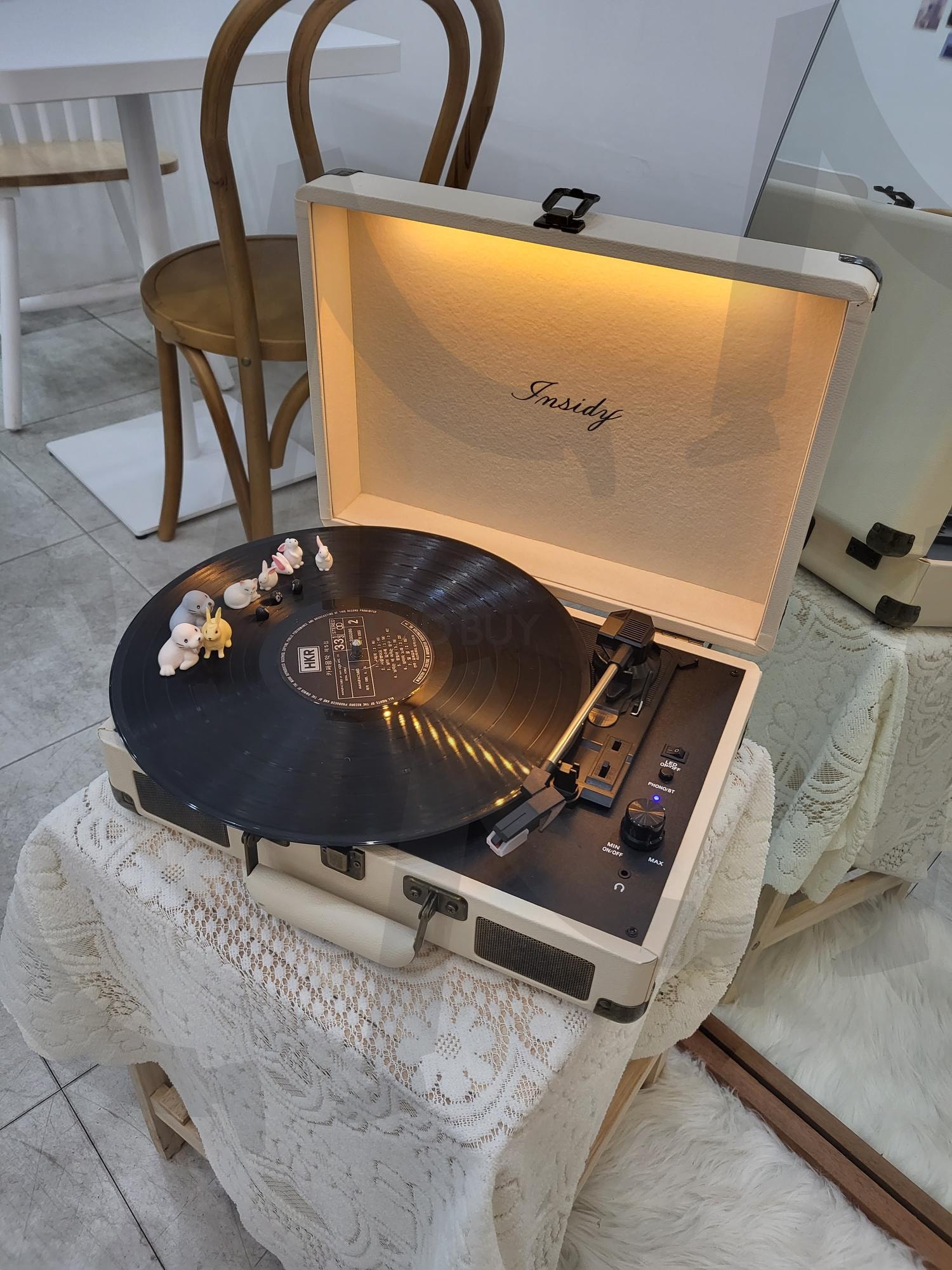 갬성 | lp판, 음악, 카페, 감성, 이미지 | 스탠바이 STANDBUY 디지털 콘텐츠