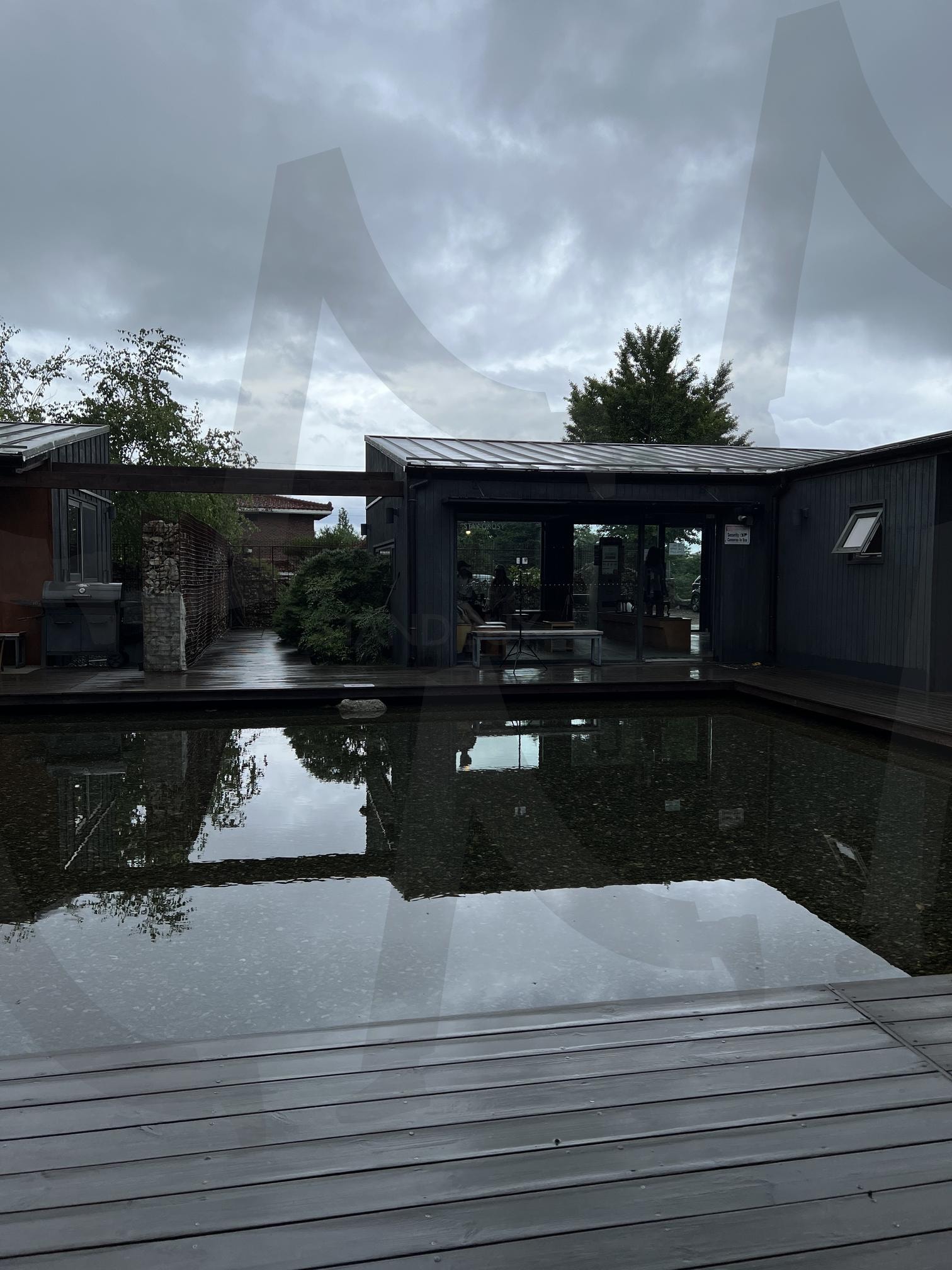 Gloomy day | 배경, 흐린날, 먹구름, 슬픈날, 카페 | 스탠바이 STANDBUY 디지털 콘텐츠