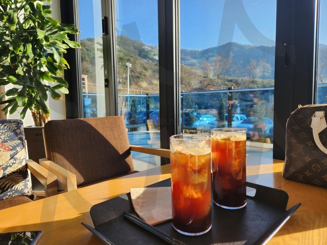 늦은오후 카페 | 아메리카노, 달성군, 늦은오후, 카페, 풍경, 산, 휴식, 오후, 커피 | 스탠바이 STANDBUY 디지털 콘텐츠