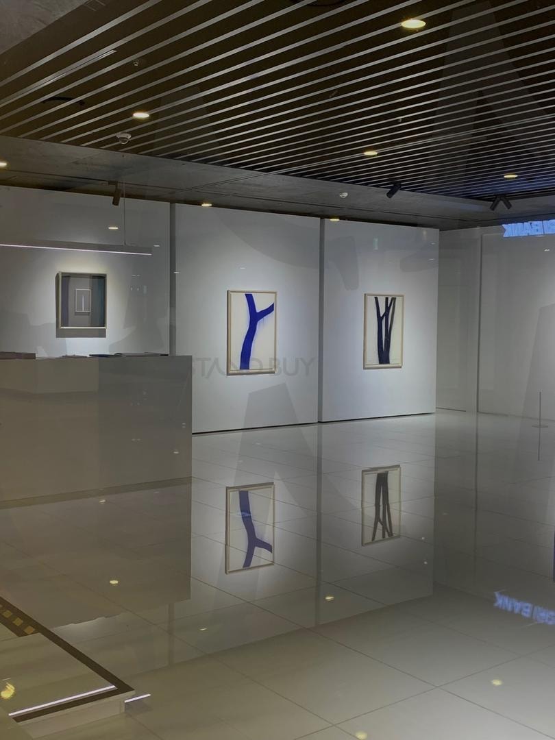 색의 대화 – 예술의 만남 | 예술, 전시, 전시회, 반사, 색, 아트, 디자인, 모던아트, 공간, 시각적, 예술작품, 감성, 배경화면, 창의성, art, 광고 | 스탠바이 STANDBUY 디지털 콘텐츠