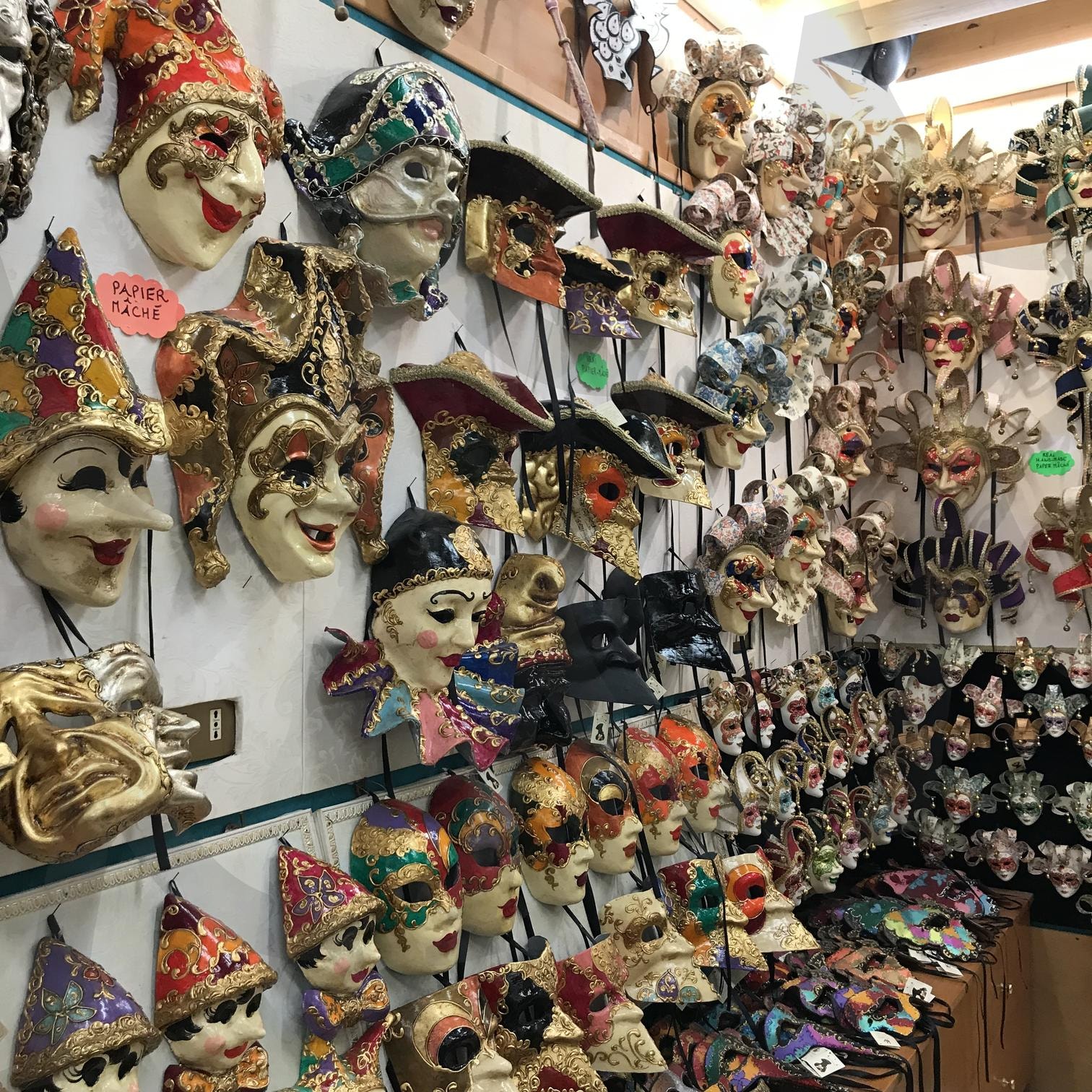 이탈리아 베네치아 무라노 섬 마스크 숍 Venezia Murano Island, Italy | 이탈리아, 베네치아, 무라노, 부라노, 무라노섬, 부라노섬, italy, Burano, Murano, 여행, 유럽여행, 마스크, 코스튬, Costume, 베니스, venice | 스탠바이 STANDBUY 디지털 콘텐츠