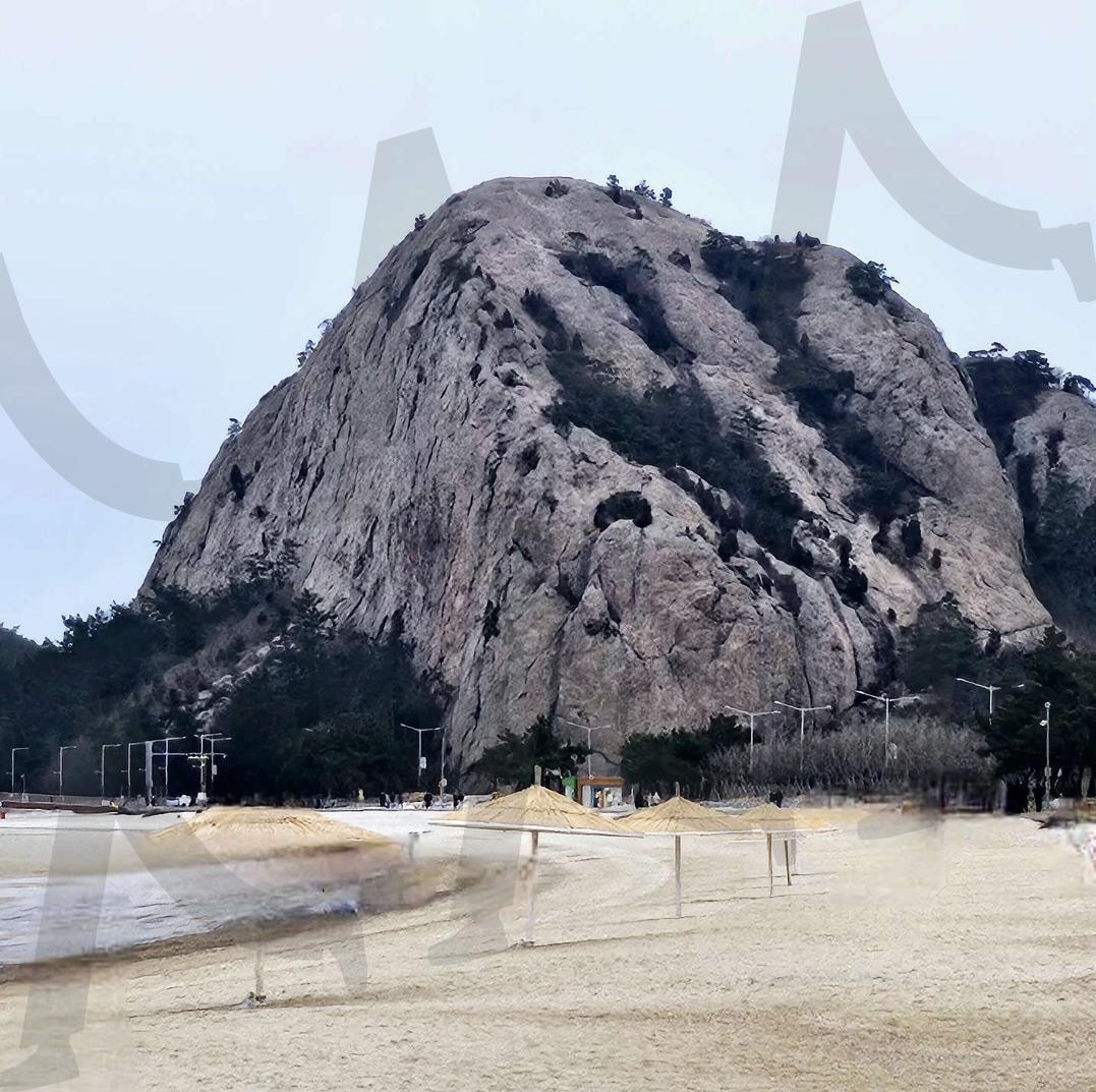 선유도 해수욕장 옆에 헐거벗은 산 | 군산, 선유도, 해수욕장, 바로 옆에 산, 대머리 산, ㅋㅋㅋ, 눈길이 가는 | 스탠바이 STANDBUY 디지털 콘텐츠