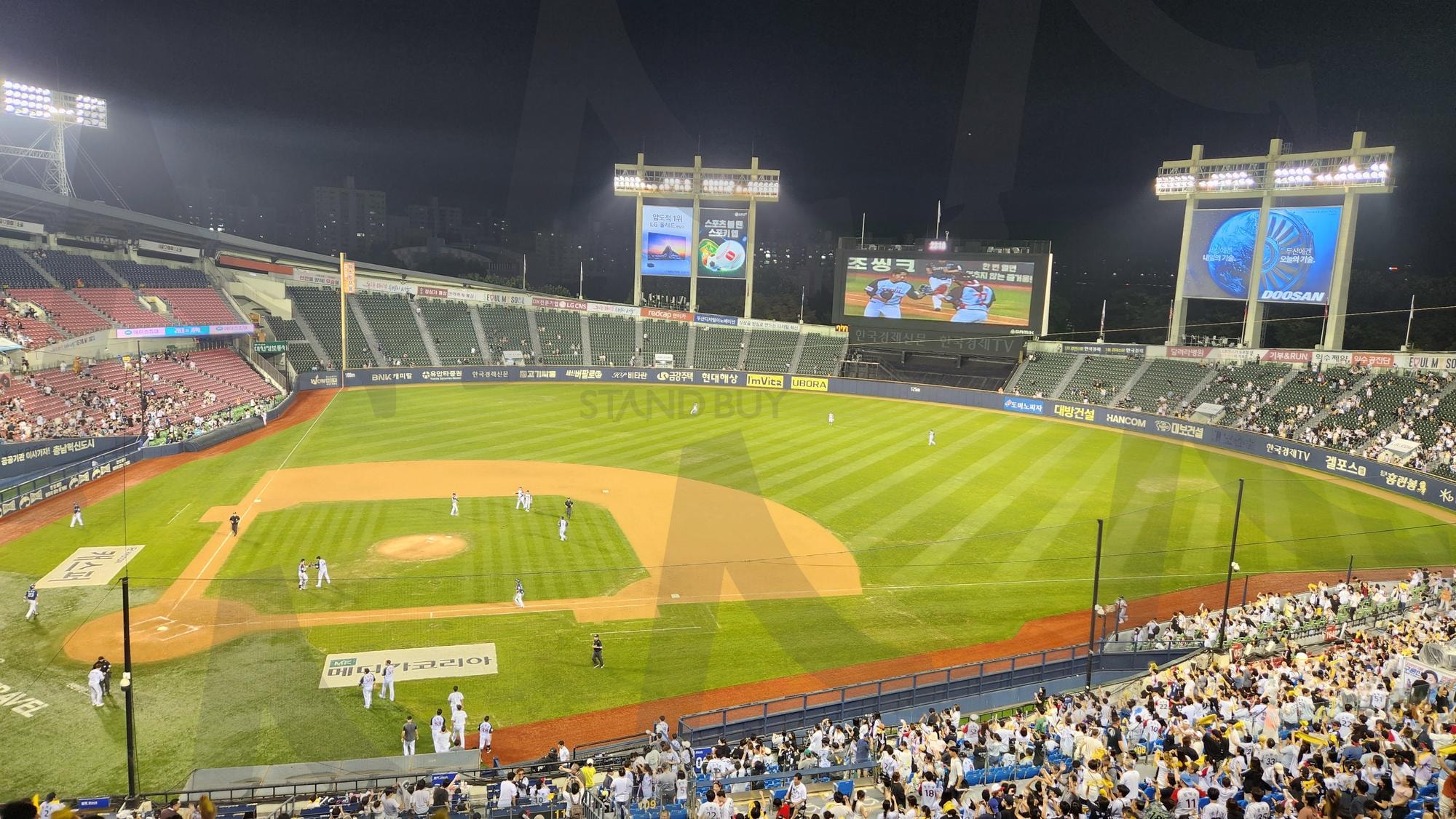 잠실야구장 사진 | 잠실야구장, 야구, 엘지트윈스, 한국, 취미 | 스탠바이 STANDBUY 디지털 콘텐츠