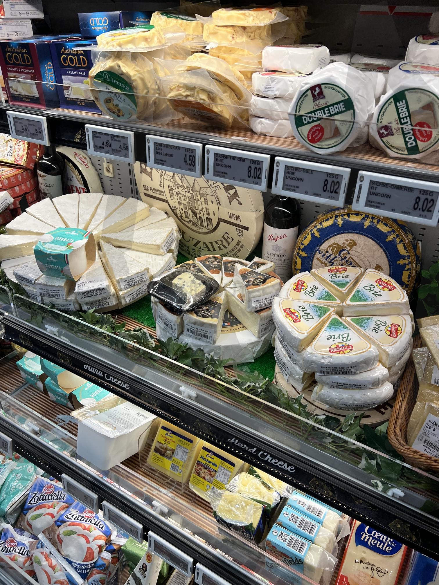 싱가포르 한 마트의 치즈코너 | 치즈, 싱가포르, 마트, 싱가폴치즈, 마트치즈, 센토사 | 스탠바이 STANDBUY 디지털 콘텐츠