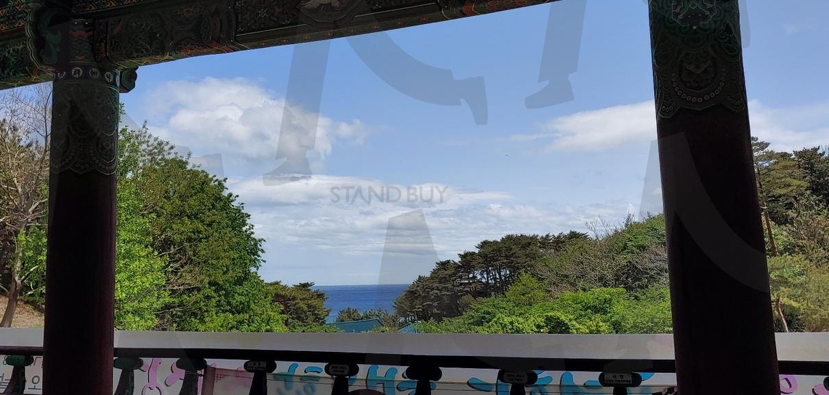 속초 낙산사 고즈넉한 바닷가 사원초 낙산사 고즈넉한 바닷가 사원 / Sokcho Naksansa, a serene seaside temple | sokch, seaside, temple, peaceful, Scenery, 아름다운, 고즈넉한풍경, 속초, 낙산사, 절 | 스탠바이 STANDBUY 디지털 콘텐츠