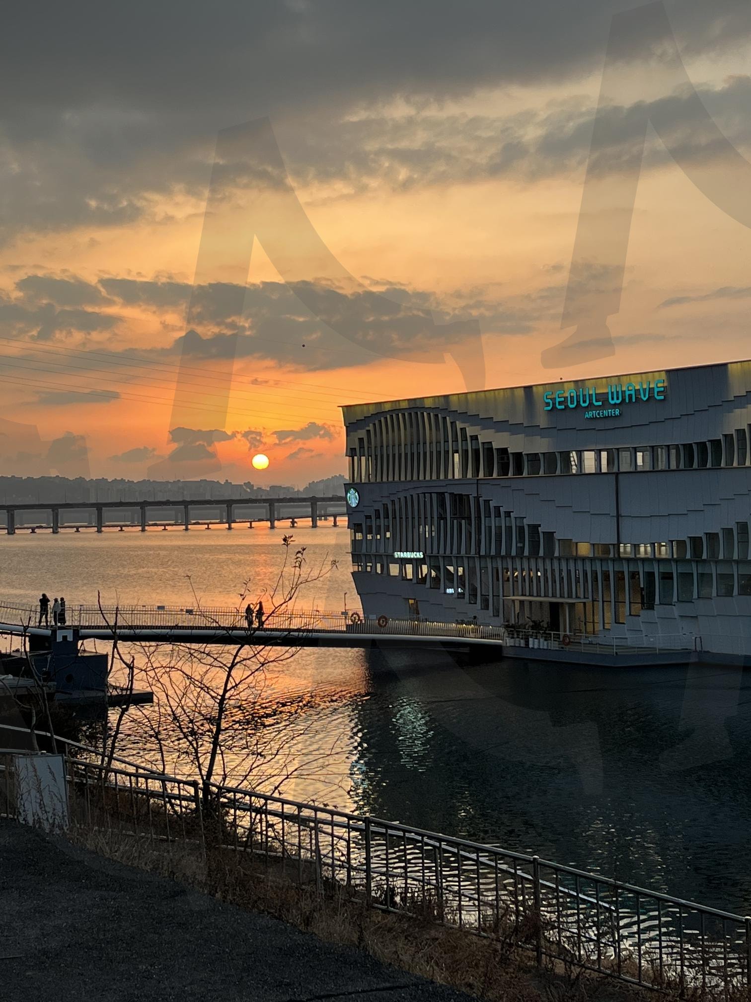 서울 서초구 잠원 한강공원 서울웨이브 노을 | 서울, 한강, 서초구, 한강공원, 노을, 석양, 일몰 | 스탠바이 STANDBUY 디지털 콘텐츠