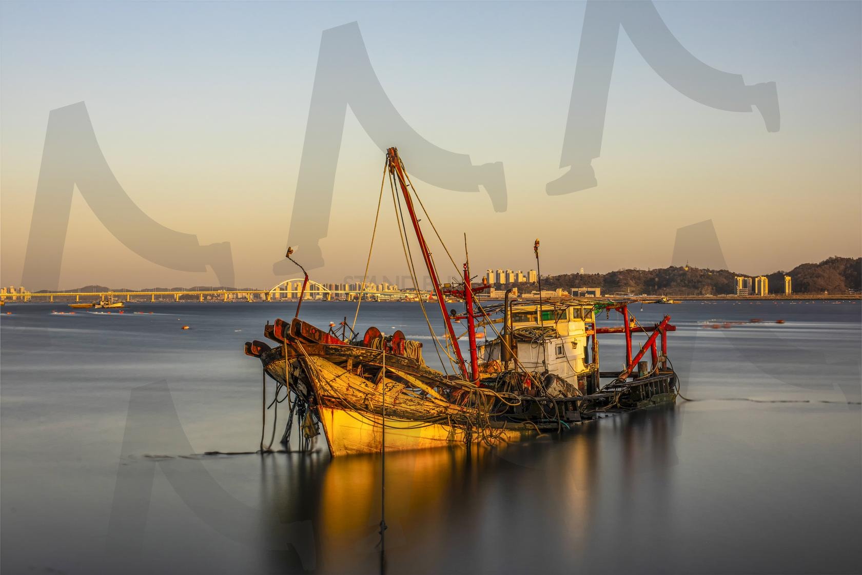 풍경, 외로운 배 | 바닷가, 폐어선, 외로움, 비용, 장례식 | 스탠바이 STANDBUY 디지털 콘텐츠