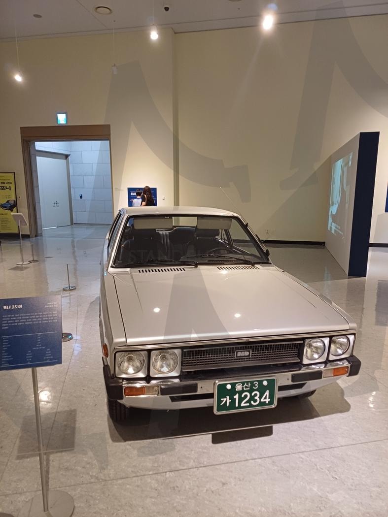 한국의 오래된 자동차 포니(Korea's Old Car Pony) | 진열, 오래된, 자동차, Display, old, car | 스탠바이 STANDBUY 디지털 콘텐츠