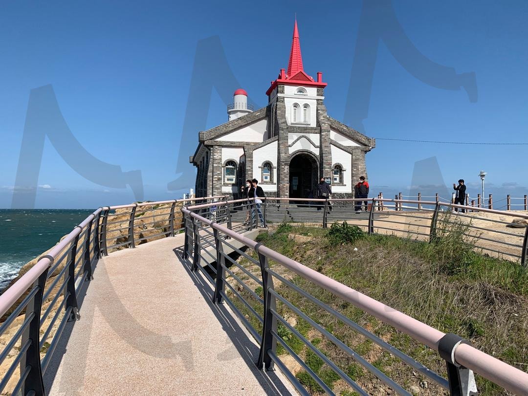 맑은 하늘과 교회(a clear sky and a church) | 맑음, 교회, sunny, church, 조용한 | 스탠바이 STANDBUY 디지털 콘텐츠