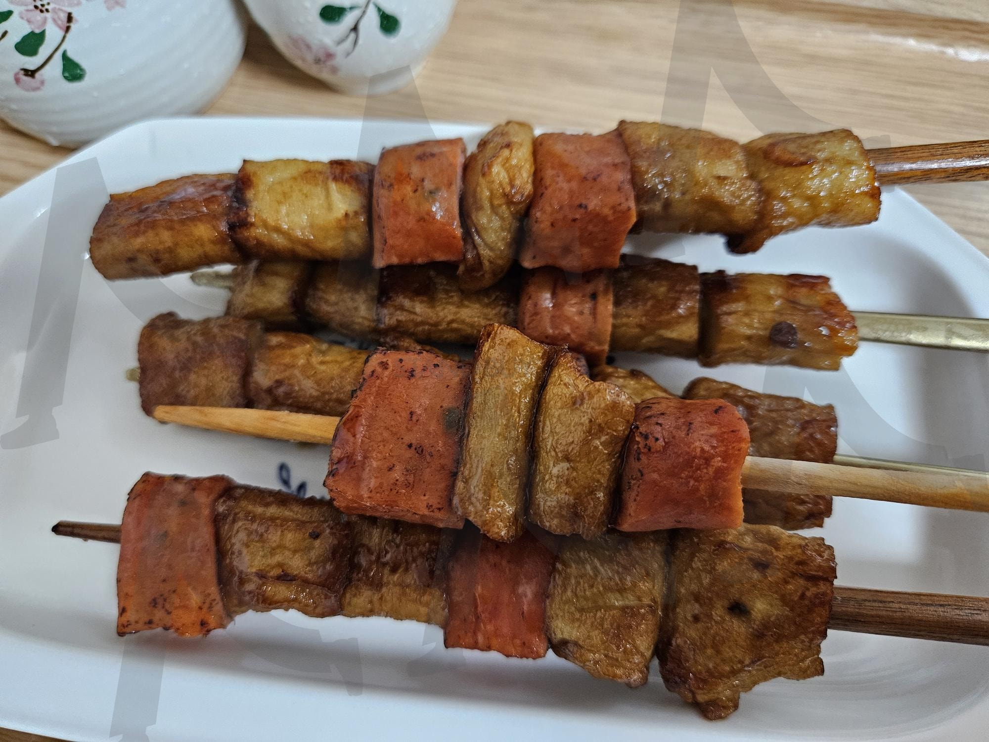 하이볼에 어울리는 오뎅꼬치구이 | 하이볼, 안주, 오뎅, 꼬치구이, 술, 음식 | 스탠바이 STANDBUY 디지털 콘텐츠
