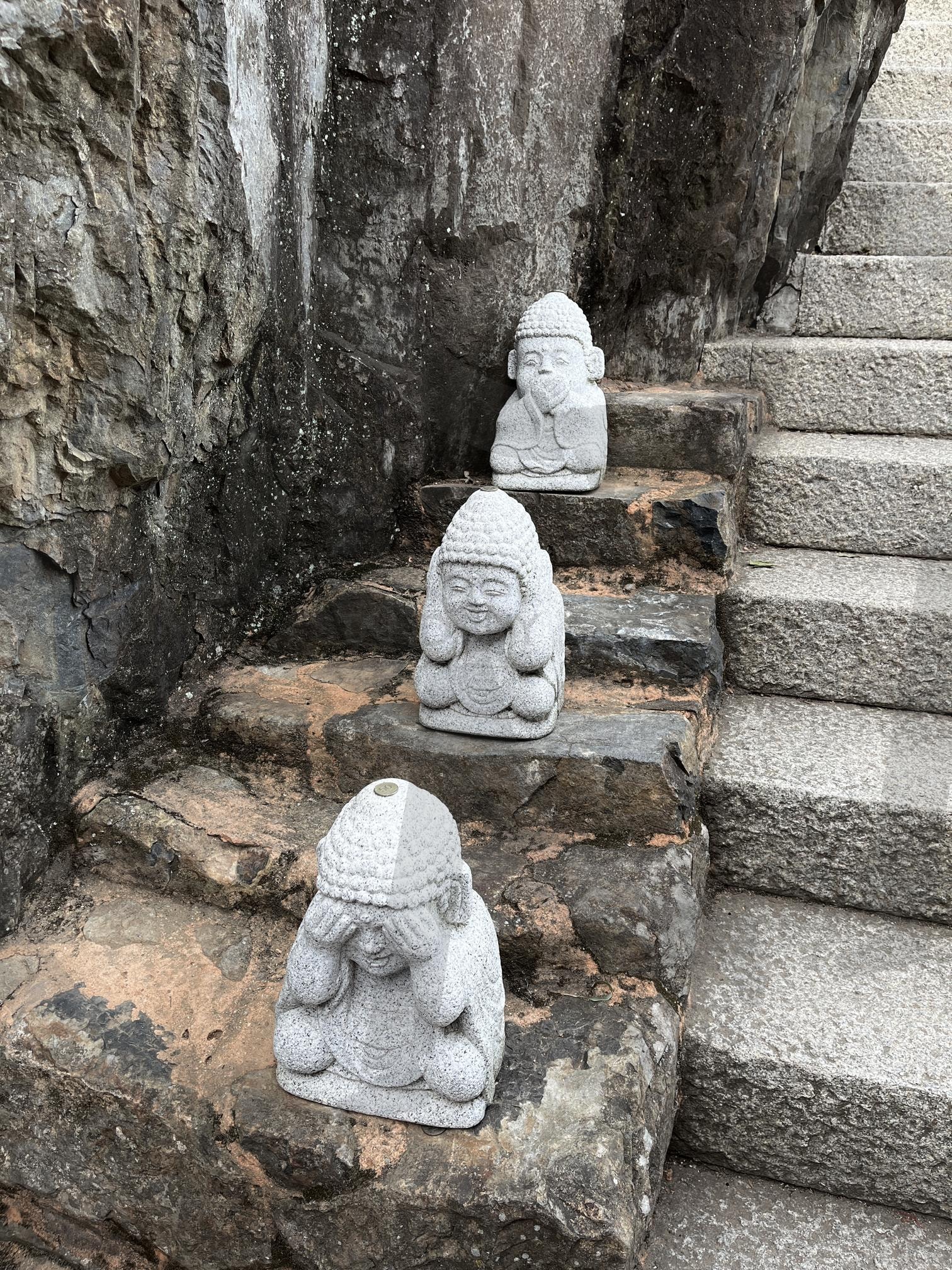 전남 여수 향일암 | 전라남도여수, 전남여수, 전라남도, 전라남도절, 여수, 향일암, 전라남도여행, 전남여행, 여수향일암, 돌, 돌사진, 사찰, 돌계단, 계단, 부처님, 부처 | 스탠바이 STANDBUY 디지털 콘텐츠