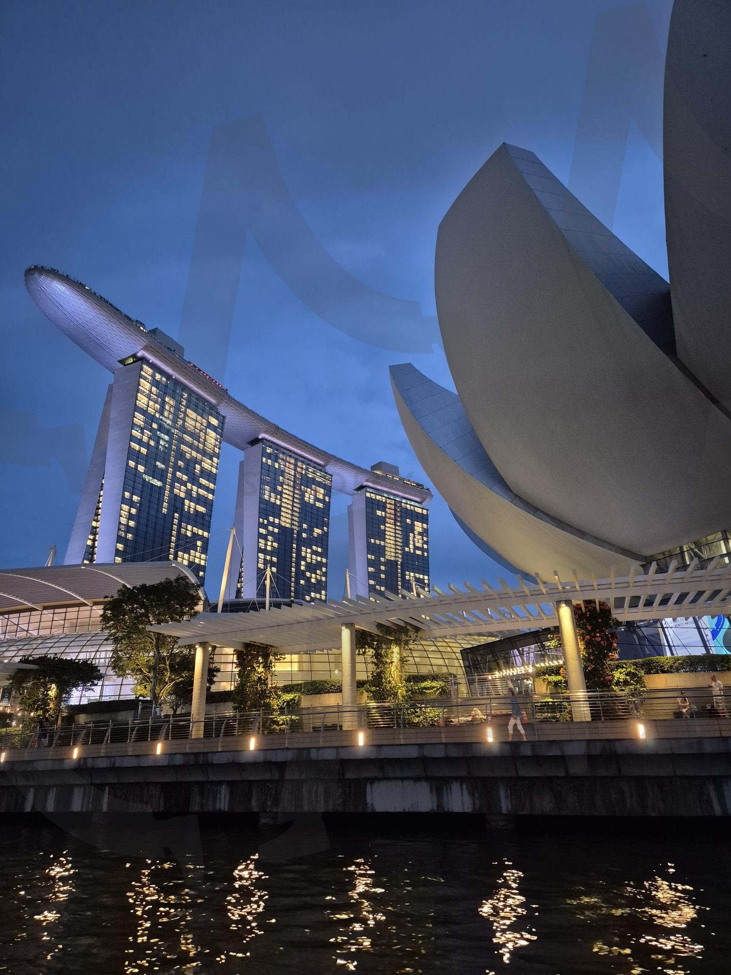 싱가포르 마리나베이샌즈, 아트사이언스뮤지엄 | 싱가포르, 마리나베이샌즈, 아트, 사이언스, 박물관, art, science, 여행, 강, 일상, 야경, 랜드마크 | 스탠바이 STANDBUY 디지털 콘텐츠