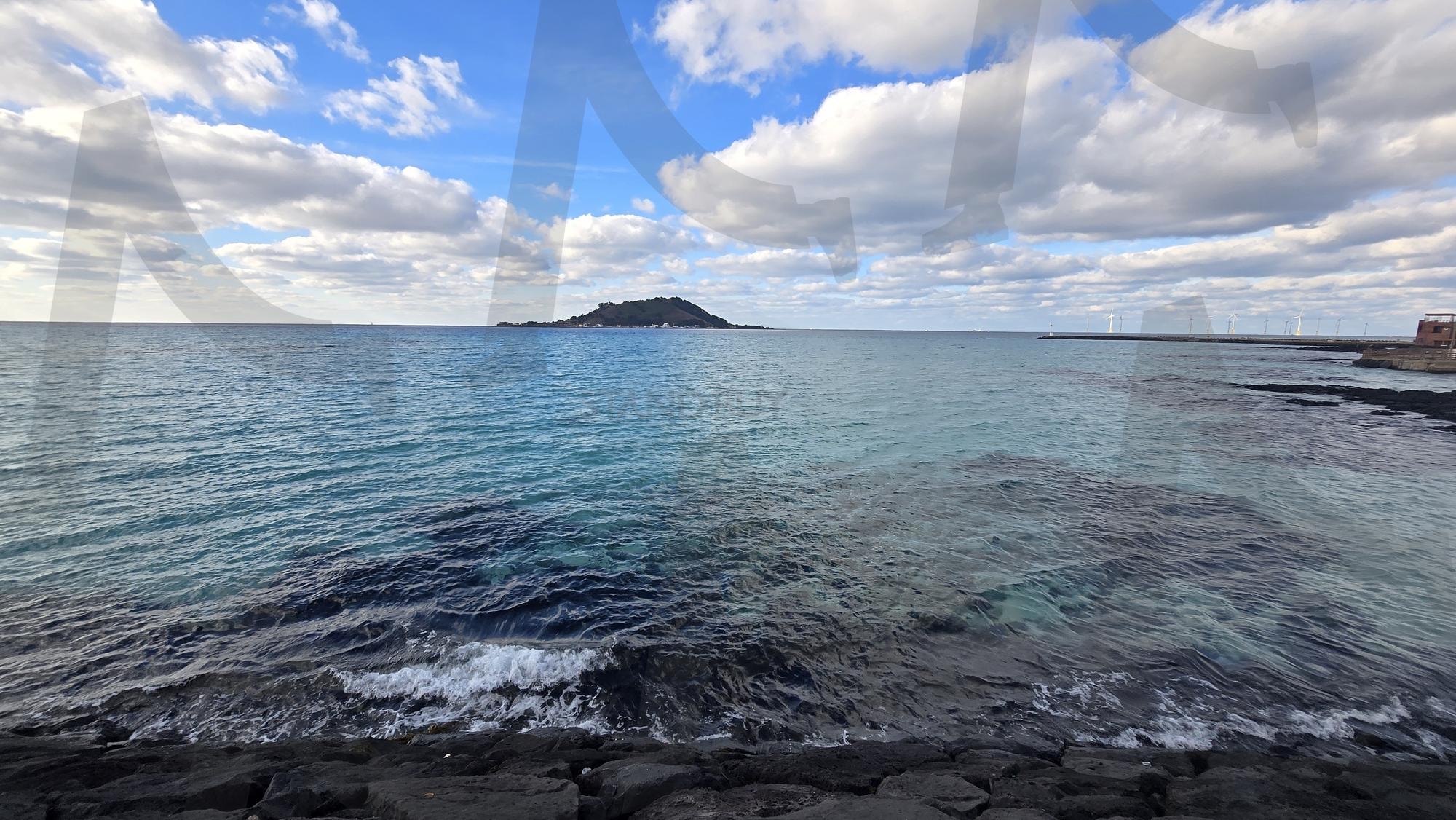 유리바다 | 제주도, 투명한 바다, 투명, 바다, 맑은, 풍경, 화창한, 깨끗한바다, 깔끔한바다 | 스탠바이 STANDBUY 디지털 콘텐츠