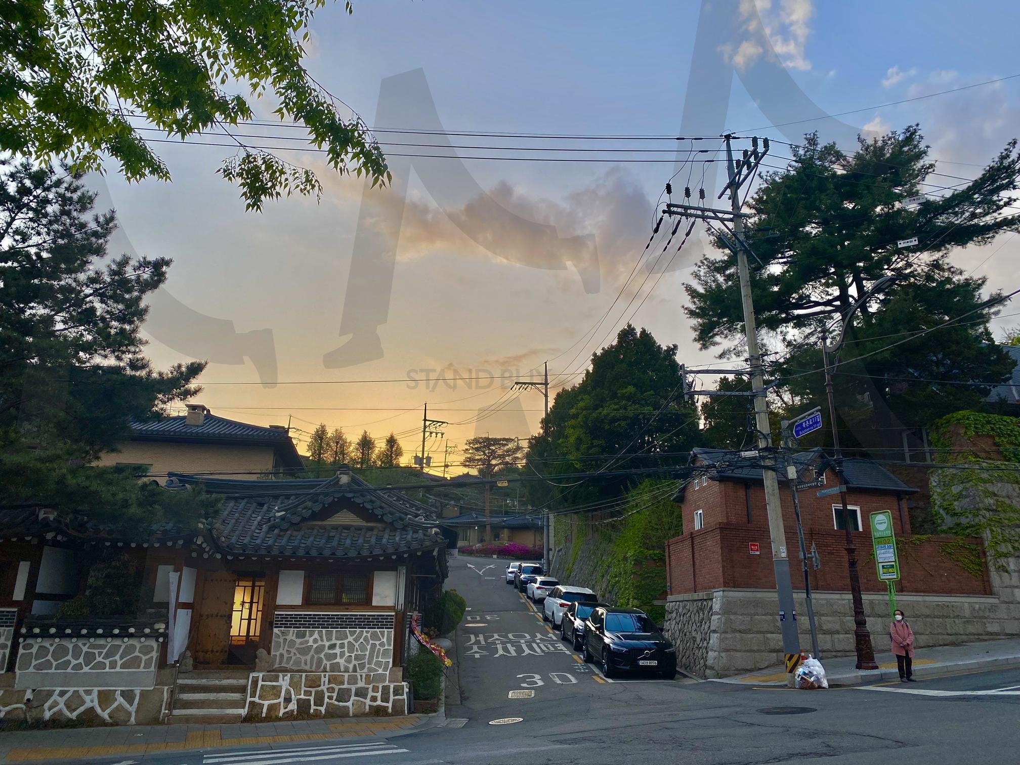 서울 북촌 | 북촌, 저녁노을, 저녁풍경, 서촌풍경, 서촌, 안국, 안국역, 기와, 기와집, 한옥, 한옥집, 한옥마을, 북촌풍경, 서울, 북촌여행, 서촌여행 | 스탠바이 STANDBUY 디지털 콘텐츠