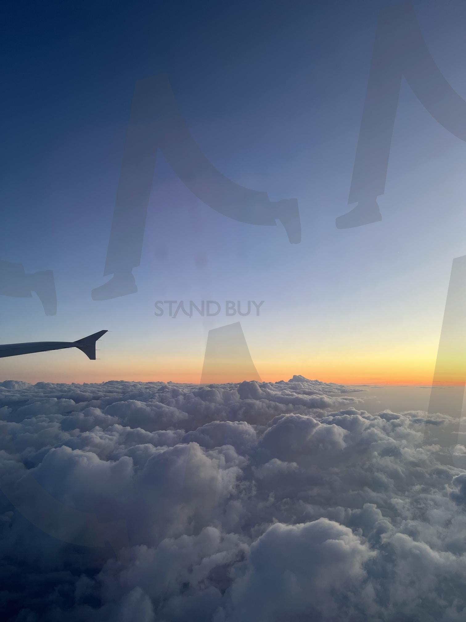“In-flight, sunset, clouds, airplane wing, romance, travel, vacation, rest, paradise” | “In-flight, sunset, clouds, Airplane Wing, romance, travel, vacation, rest, paradise” | 스탠바이 STANDBUY 디지털 콘텐츠