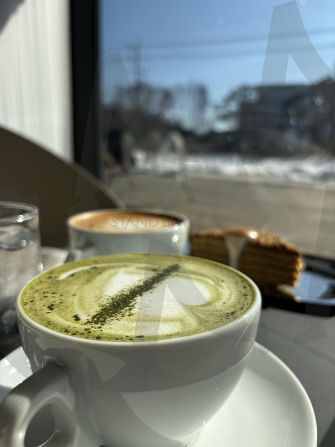 말차라떼 바이 에스테리카 | 카페사진, #라떼아트, #커피사진, #카페인테리어, #빈티지카페, #모던카페, #아늑한분위기, #감성커피, #창가자리, #커피원두, #힐링타임, #커피스타그램, #카페투어, #라떼맛집, #커피홀릭, #카페데이트, #카페모먼트, #커피예술, #커피러버, #카페문화, #용인카페, #양지카페, #용인양지, #용인양지카페, #용인맛집, #양지맛집, #용인데이트, #양지데이트, #용인커피, #양지커피, #용인힐링카페, #양지힐링카페, #용인포토스팟, #양지포토스팟, #용인감성, #양지감성, #용인여행, #양지여행, #용인카페투어, #양지카페투어, #말차라떼, #말차아트, #말차커피, #말차맛집, #말차카페, #말차홀릭, #말차감성, #말차디저트, #말차모먼트, #말차스타그램, #말차중독, #말차레시피, 커피, 까페, 도로쒸 | 스탠바이 STANDBUY 디지털 콘텐츠