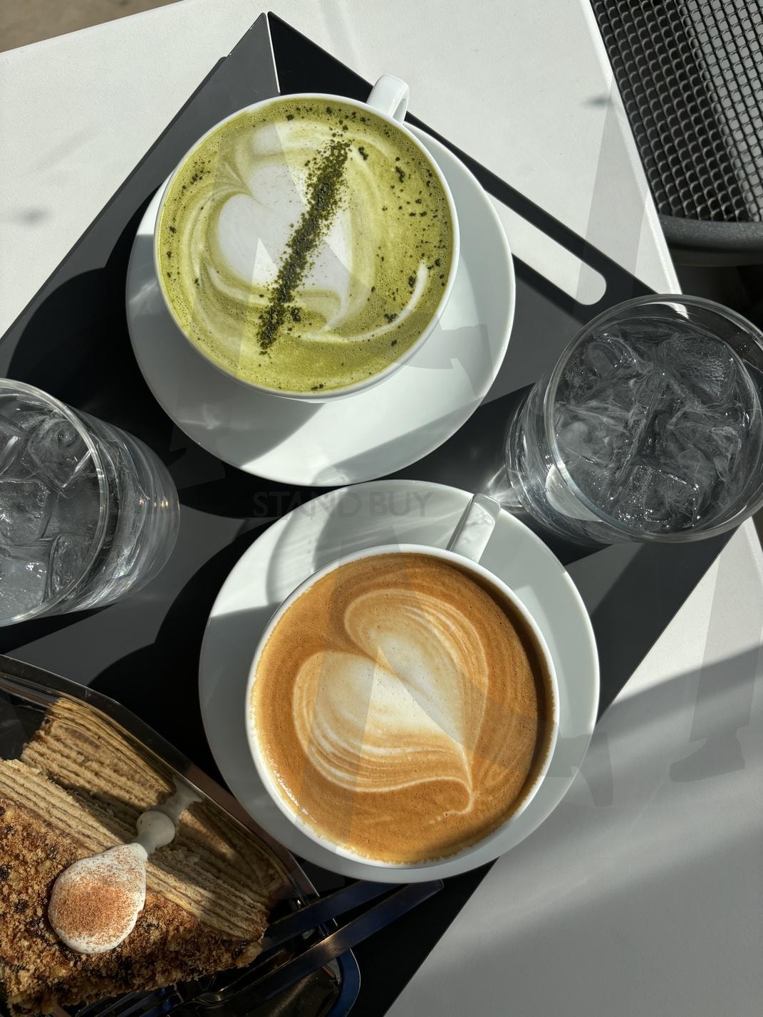 카페라떼와 말차라떼 바이 아스테리카 | 카페사진, #라떼아트, #커피사진, #카페인테리어, #빈티지카페, #모던카페, #아늑한분위기, #감성커피, #창가자리, #커피원두, #힐링타임, #커피스타그램, #카페투어, #라떼맛집, #커피홀릭, #카페데이트, #카페모먼트, #커피예술, #커피러버, #카페문화, #용인카페, #양지카페, #용인양지, #용인양지카페, #용인맛집, #양지맛집, #용인데이트, #양지데이트, #용인커피, #양지커피, #용인힐링카페, #양지힐링카페, #용인포토스팟, #양지포토스팟, #용인감성, #양지감성, #용인여행, #양지여행, #용인카페투어, #양지카페투어, #말차라떼, #말차아트, #말차커피, #말차맛집, #말차카페, #말차홀릭, #말차감성, #말차디저트, #말차모먼트, #말차스타그램, #말차중독, #말차레시피, 커피, 라떼, 우유커피 | 스탠바이 STANDBUY 디지털 콘텐츠
