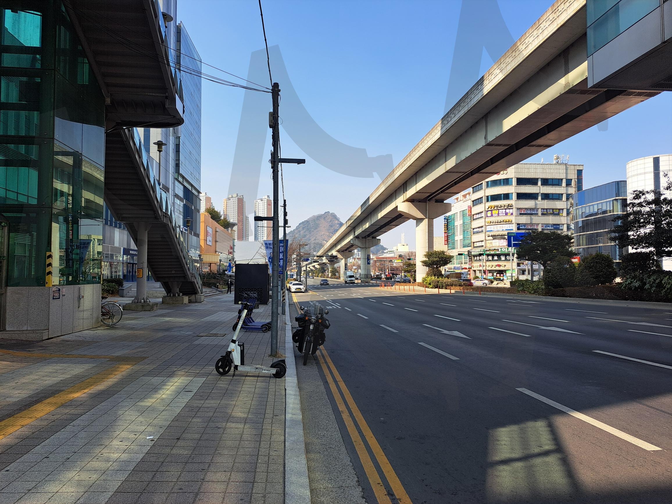 아이스퀘어 앞 도로 | 아이스퀘어, 아이스퀘어 전경, 아이스퀘어전경, 김해아이스퀘어, 김해아이스퀘어앞 | 스탠바이 STANDBUY 디지털 콘텐츠