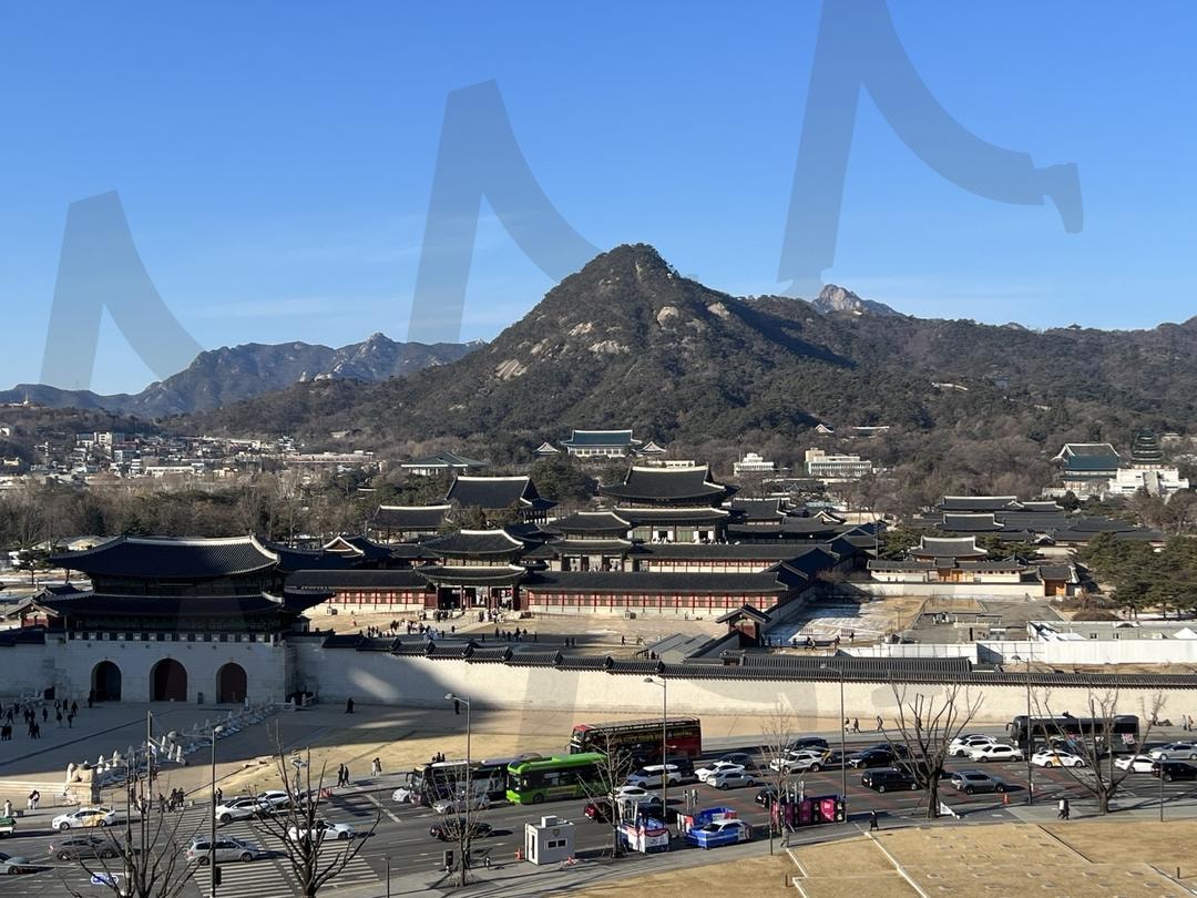 서울 북악산/경복궁 전경 | 대한민국역사박물관, 광화문, 경복궁, 서울, 북악산, 하늘, 맑은하늘, 푸른하늘 | 스탠바이 STANDBUY 디지털 콘텐츠