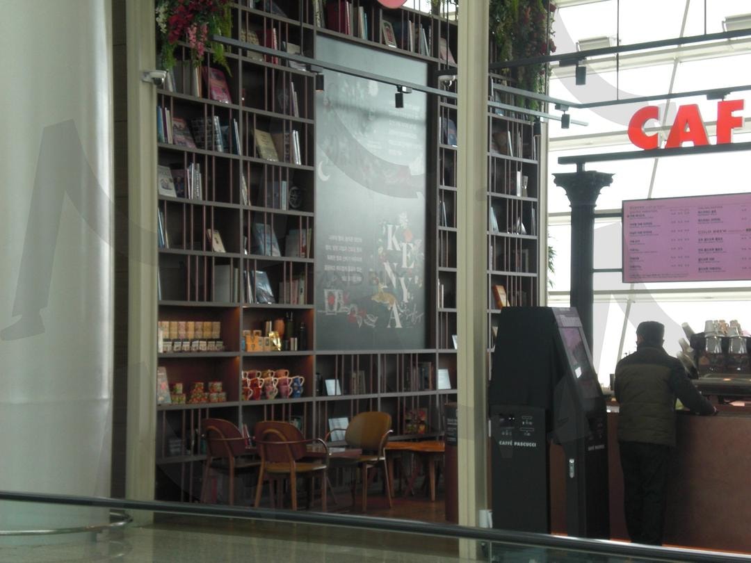 인천공항_제 1 여객터미널 | 빈티지, 카페, 공항, 감성, 건축물 | 스탠바이 STANDBUY 디지털 콘텐츠