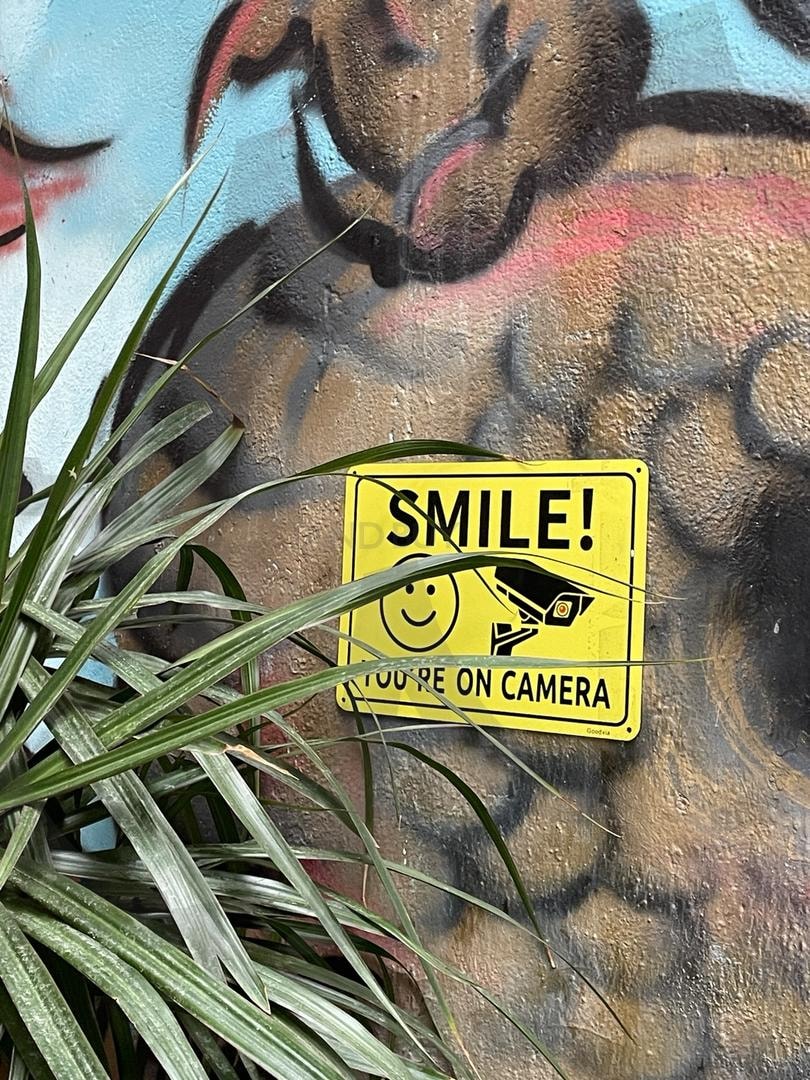 CCTV가 있습니다_웃으세요 | 아이폰, 빈티지, cctv, smile, 감성 | 스탠바이 STANDBUY 디지털 콘텐츠