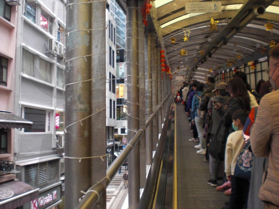 홍콩 에스컬레이터 | 홍콩, 유명장소, 에스컬레이터, 빈티지, 색감 | 스탠바이 STANDBUY 디지털 콘텐츠