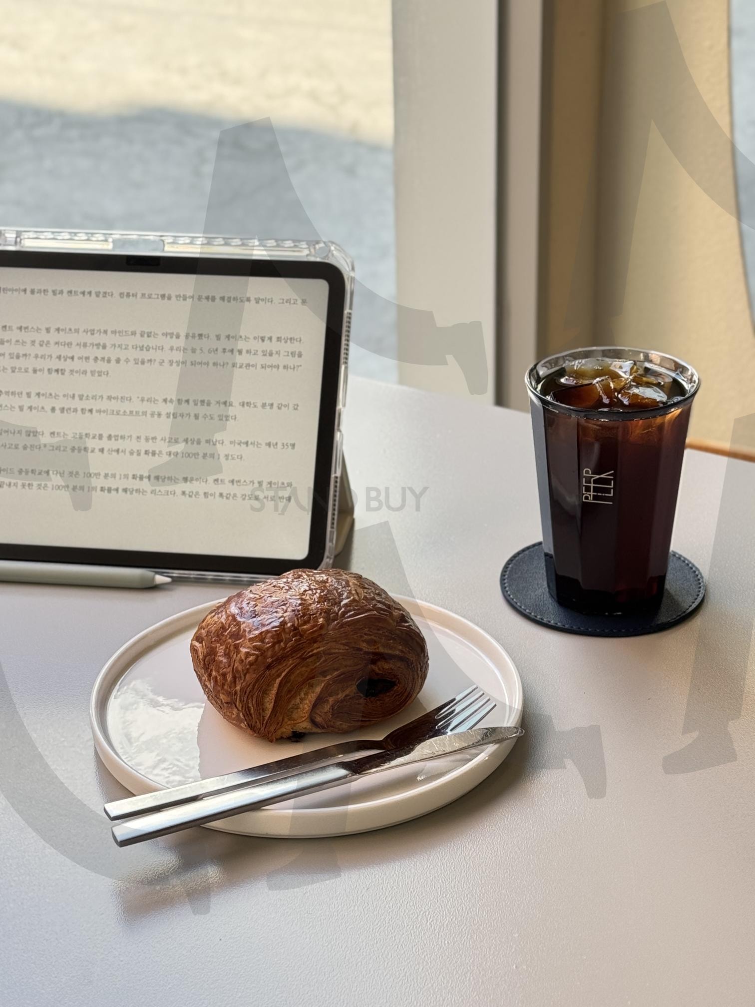 피어커피와 뺑오쇼콜라 | peercoffee, Seongsucafe, Seongsu station, Cafe, menu | 스탠바이 STANDBUY 디지털 콘텐츠