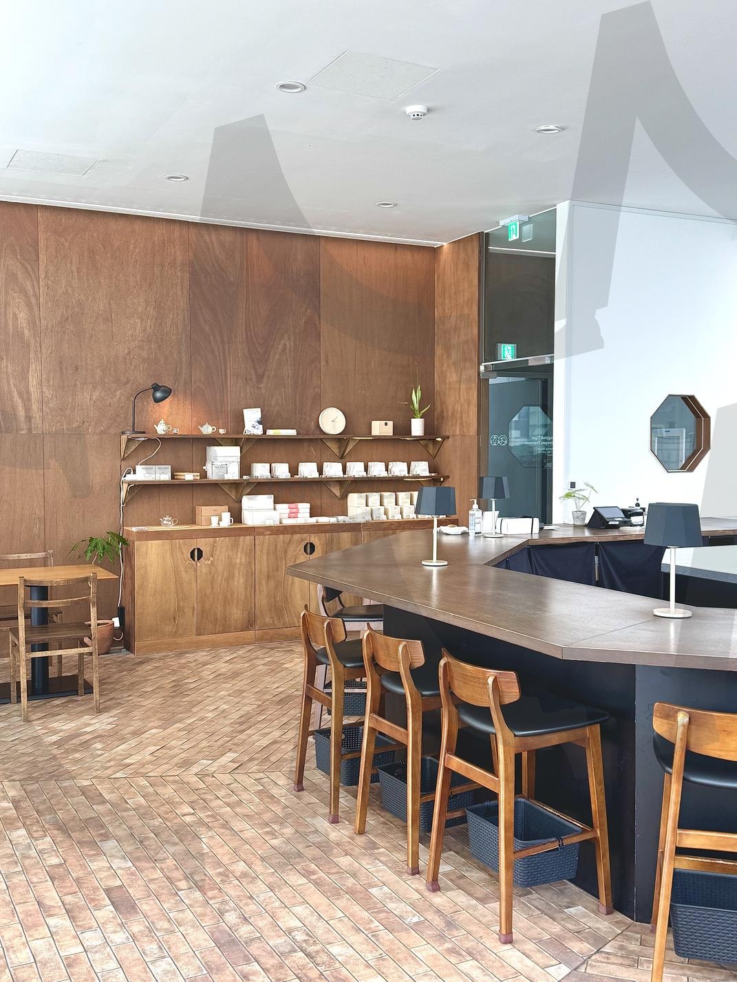 Magpie and tiger interior mood | Magpie and tiger interior, Magpie and tiger, cafemood, seongsu tearoom, 분위기좋은카페, 성수티룸, 인테리어, 차분한 | 스탠바이 STANDBUY 디지털 콘텐츠