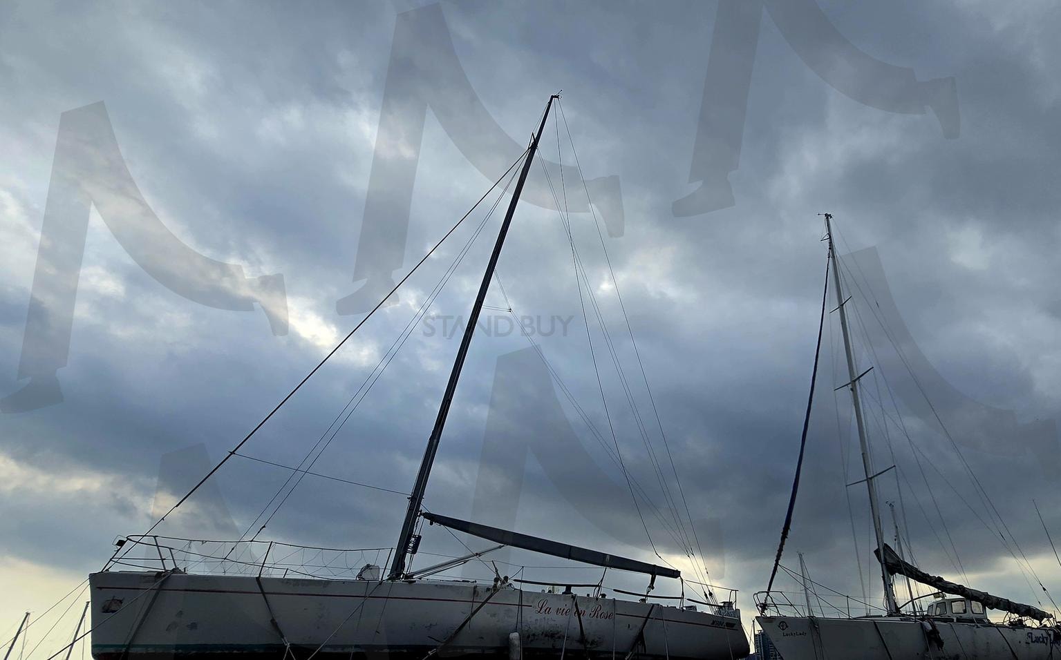 구름 좋은날 | 요트, 구름, 마린시티, 부산, 휴일, 힐링 | 스탠바이 STANDBUY 디지털 콘텐츠