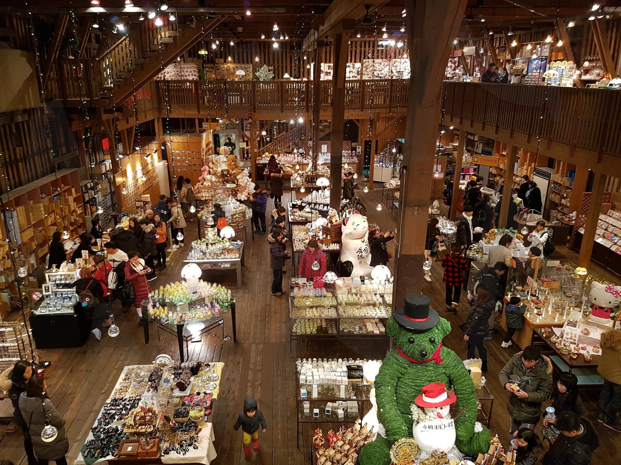 하코다테 유리 공방, 빛과 감성이 가득한 공간 | 일본, 홋카이도, 기념품, 일본 감성, 유리 공예품, 겨울 감성, 명소, 아기자기 인테리어, 오타루, 오르골, 오타루 오르골당 | 스탠바이 STANDBUY 디지털 콘텐츠