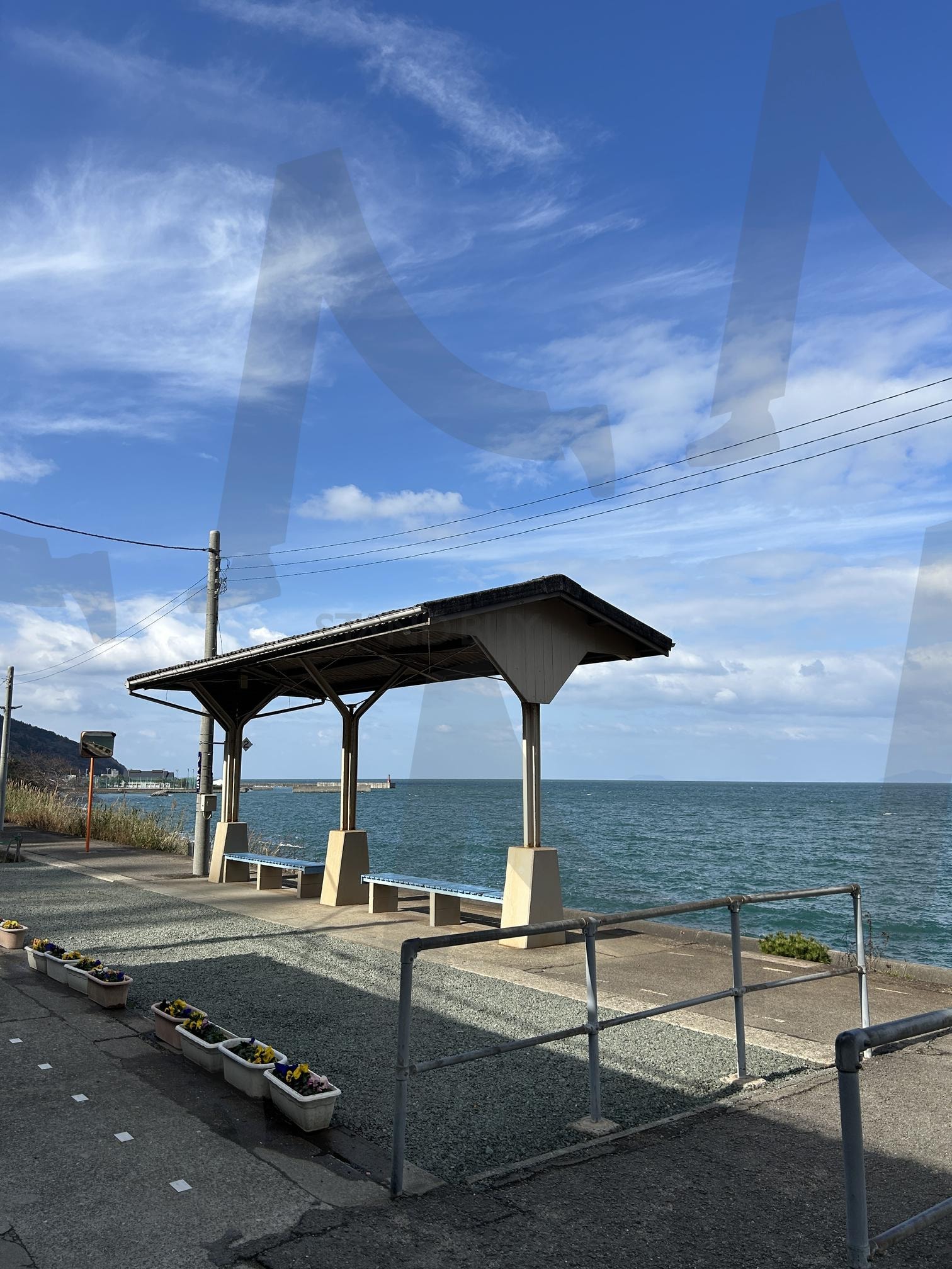 일본 마쓰야마 시모나다역 | 일본, 마쓰야마, 에히메현, 역, 바다, 기차, 맑음, 풍경, 시모나다역, 시모나다 | 스탠바이 STANDBUY 디지털 콘텐츠