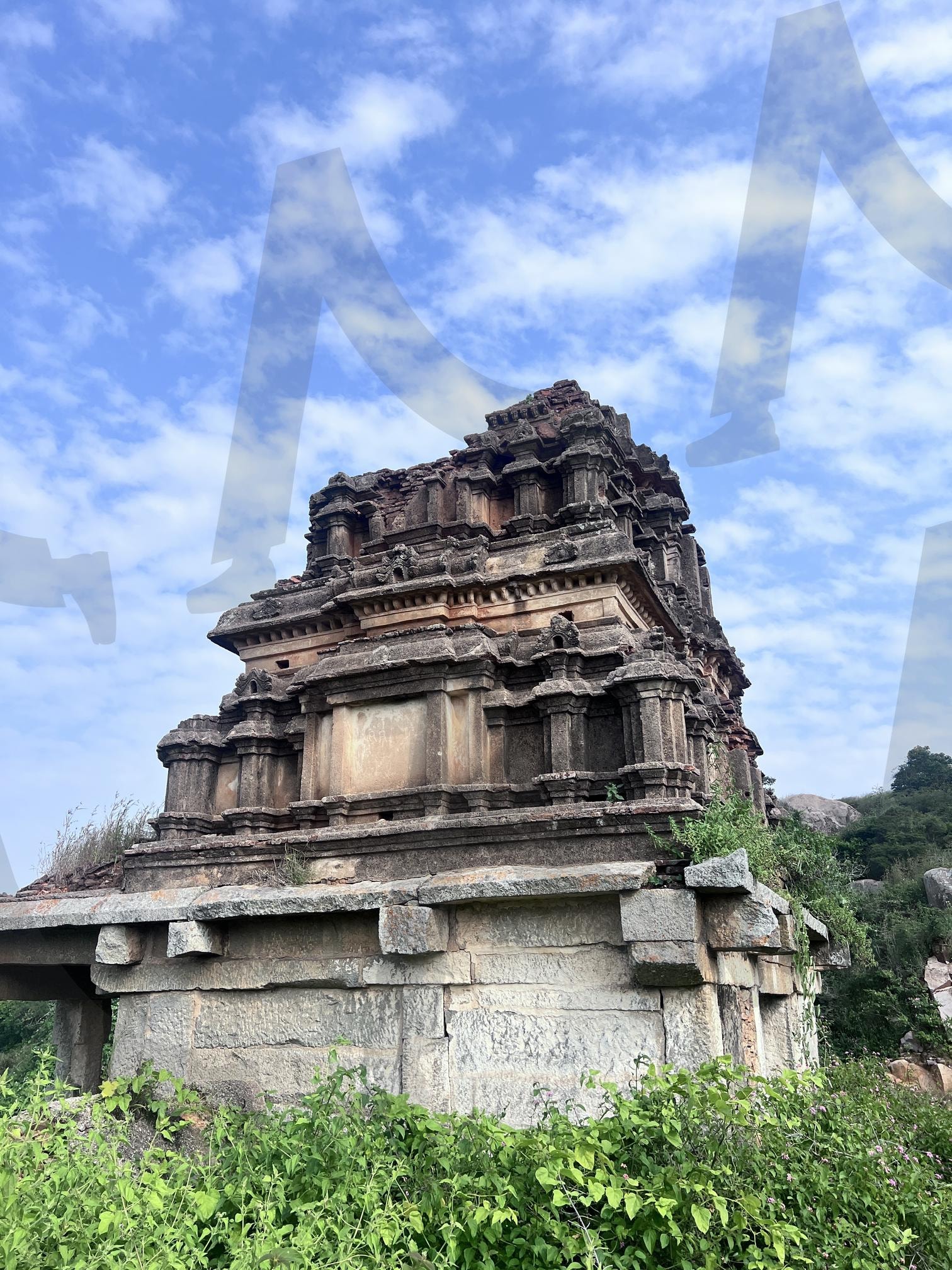 Shri Ghanagiri Lakshmi Narasimha Temple, Penukonda | Penukonda Temple, Lakshmi Narasimha Temple, Ancient Temple India, Andhra Pradesh Heritage, Vijayanagara Architecture, Historic Hindu Temple, Temple Ruins India, Sacred Hindu Sites, Lord Narasimha Shrine, Indian Stone Carvings, 페누콘다 사원, 락슈미 나라심하 사원, 인도 고대 사원, 안드라프라데시 유적, 비자야나가라 건축, 역사적인 힌두 사원, 인도 사원 유적, 힌두 성지, 나라심하 신 사원, 인도 석조 조각 | 스탠바이 STANDBUY 디지털 콘텐츠