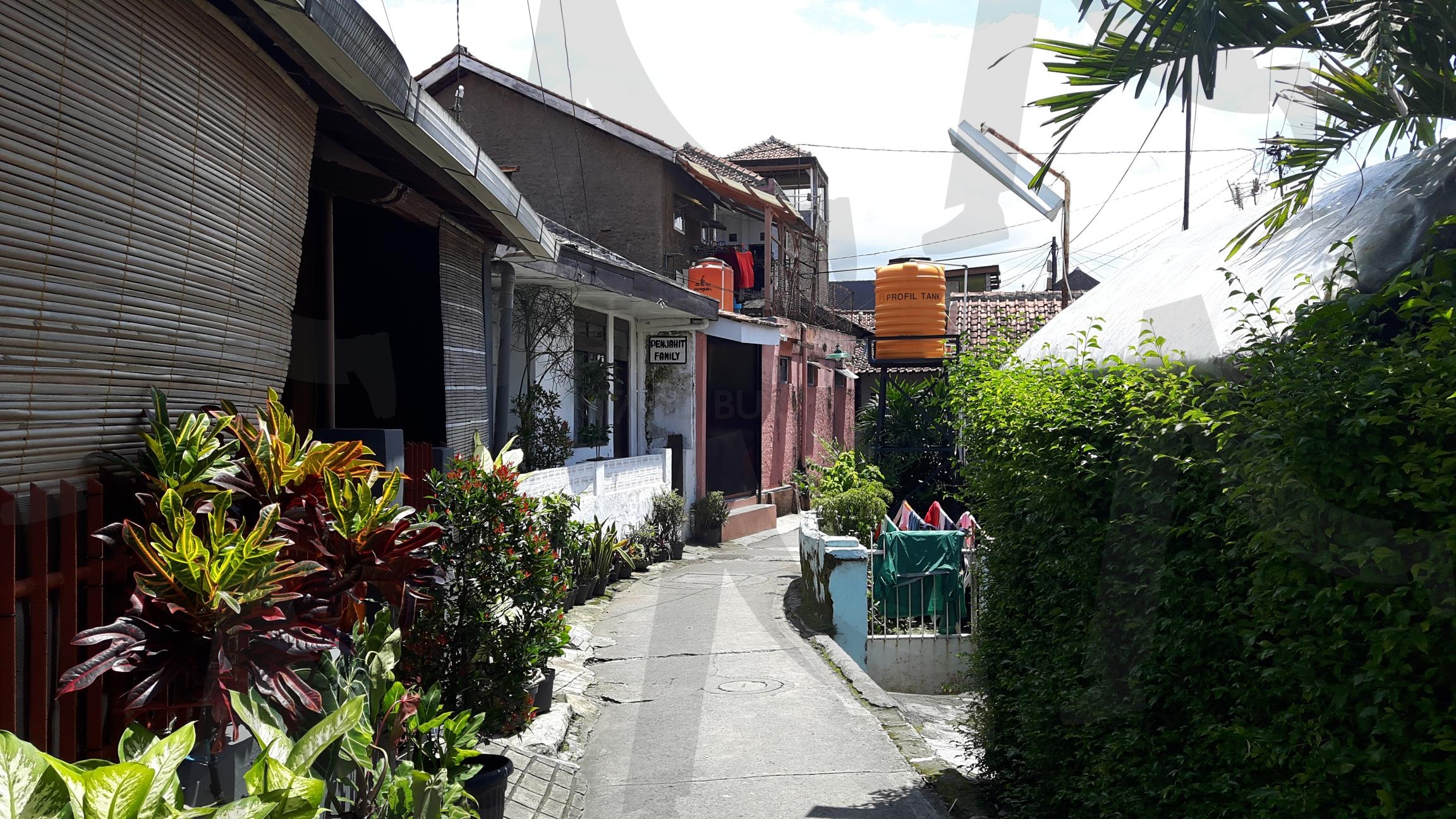 인도네시아 반둥 골목에서 2/2 (In an alley in Bandung, Indonesia) | 인도네시아, 반둥, 거리, INDONESIA, Bandung, street, 골목, Alley | 스탠바이 STANDBUY 디지털 콘텐츠
