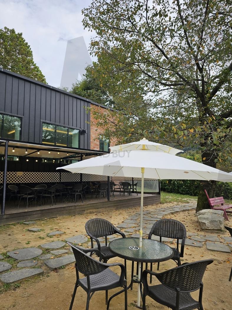 누구를 기다리나 | 기다림, 카페, 양주, 파라솔, 오후 | 스탠바이 STANDBUY 디지털 콘텐츠