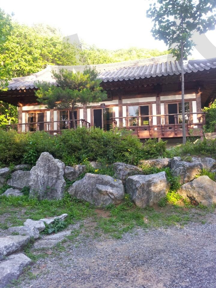 휴양림 안 숙소 | 휴양림, 여행, 숙소, 한옥, 숲, 휴식 | 스탠바이 STANDBUY 디지털 콘텐츠