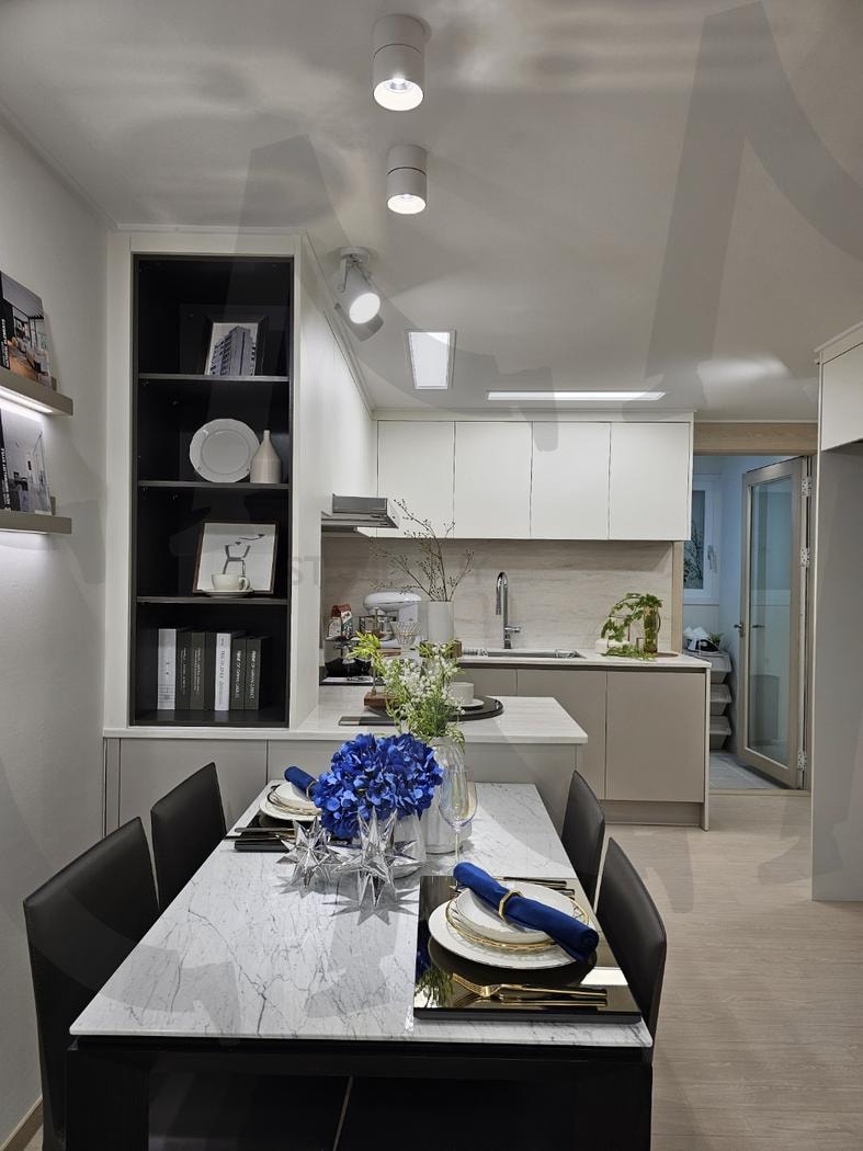 가족을 그리워하다 | 주방, 가족, 그리움, 인테리어, 홍보관 | 스탠바이 STANDBUY 디지털 콘텐츠