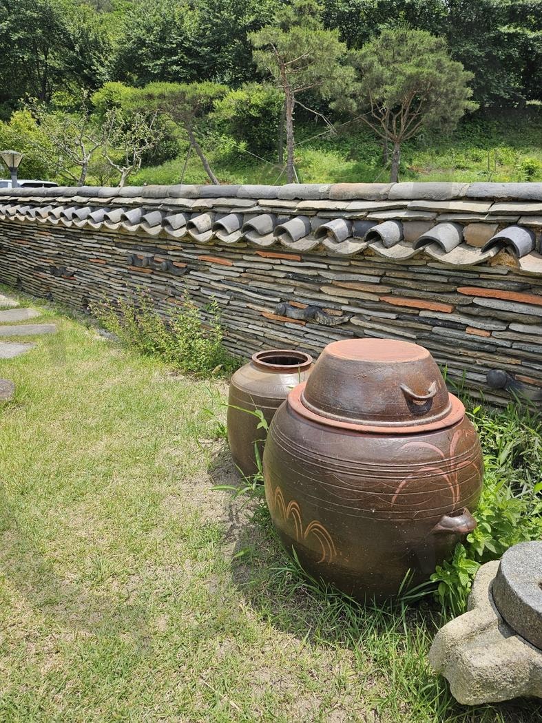 기다림의 의미 | 장독대, 정원, 담장, 숲, 경주, 보문호수 | 스탠바이 STANDBUY 디지털 콘텐츠