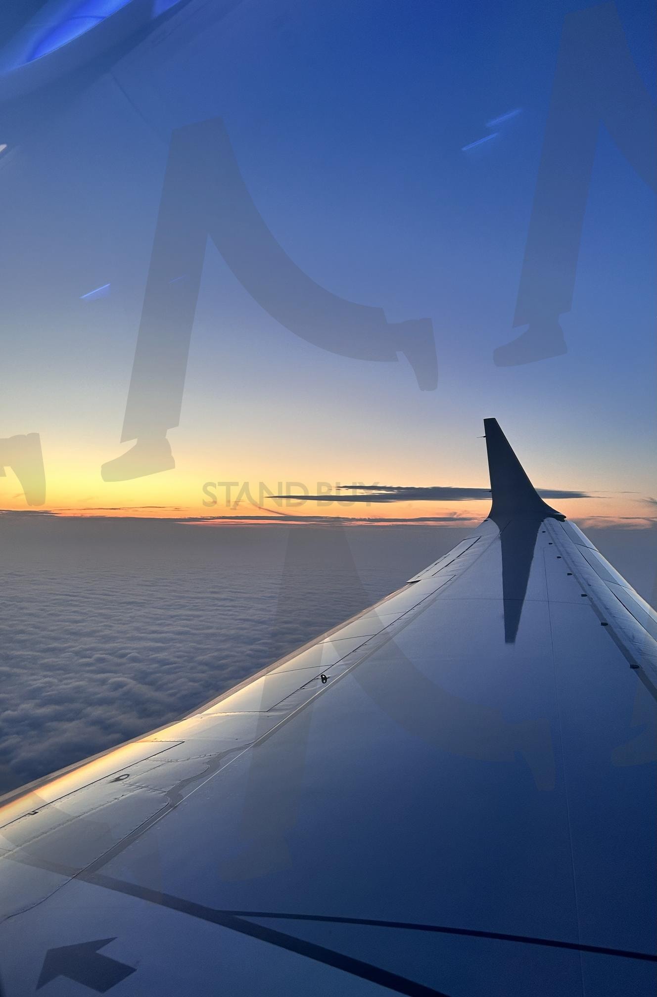 하늘 위 | 창밖, 하늘, 상공, 하늘 위, 구름 위, 하늘과 비행기, 해직녘 | 스탠바이 STANDBUY 디지털 콘텐츠